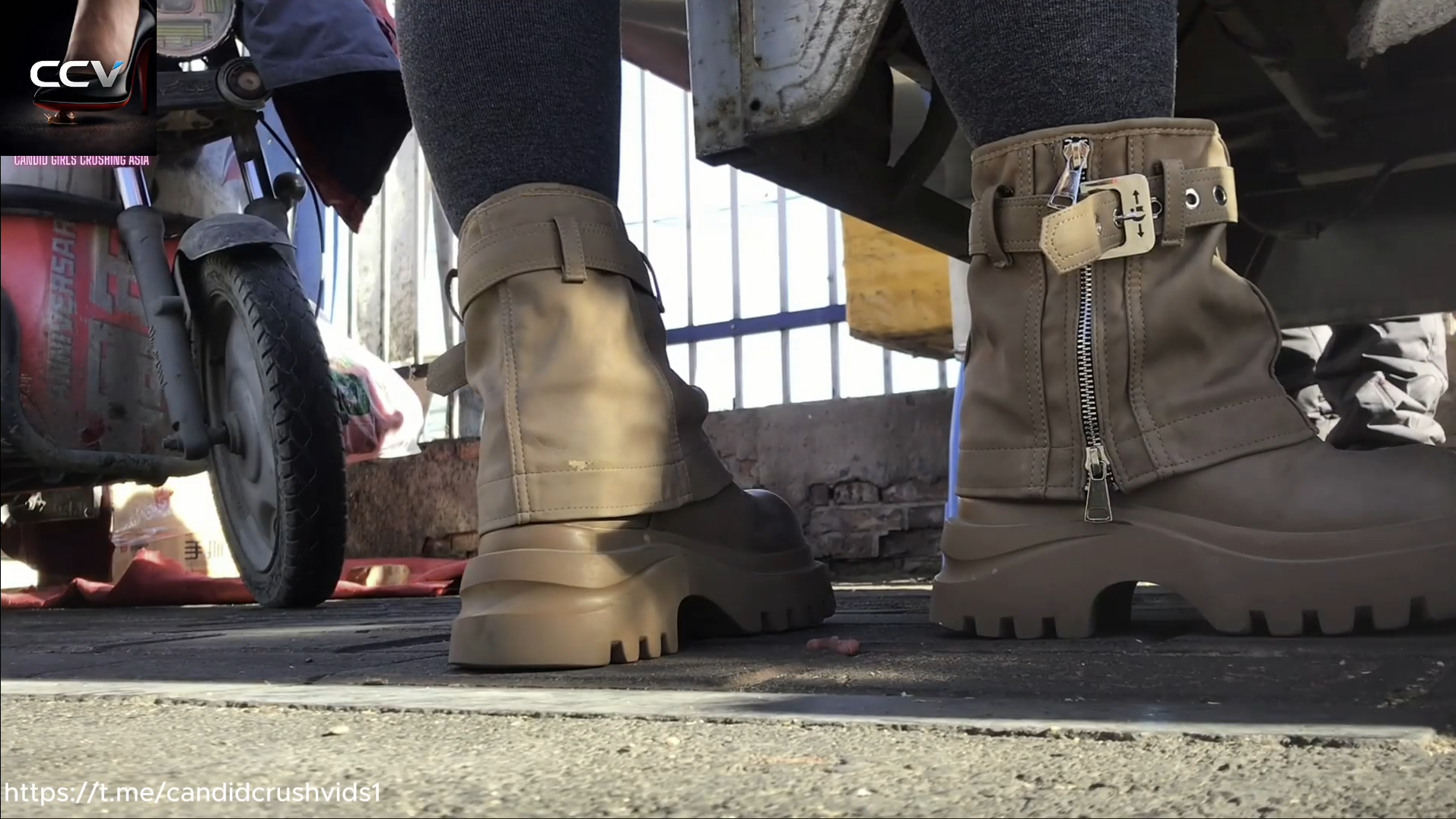 pinkie crush by boots and sneakers