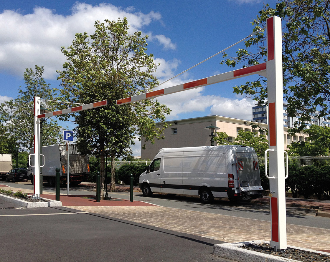 Pórtico giratorio universal