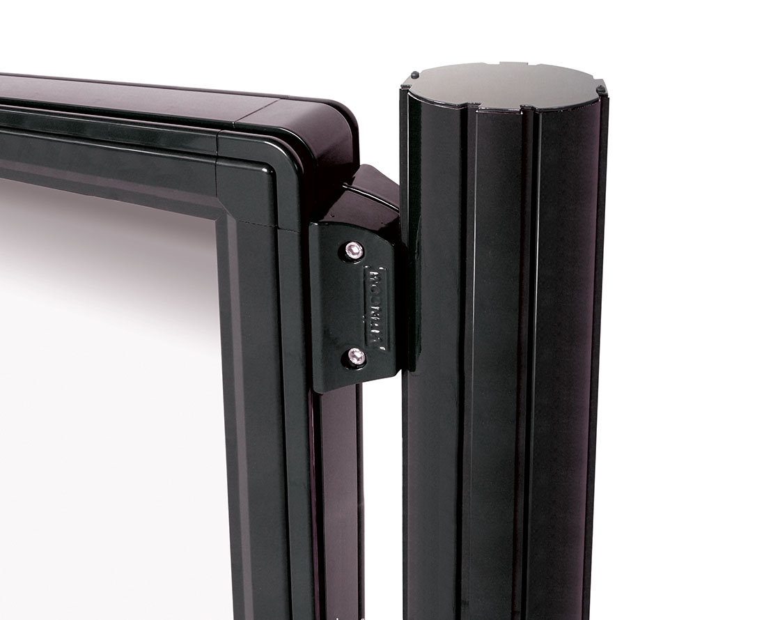 Vitrina 2000 sobre postes Quatro