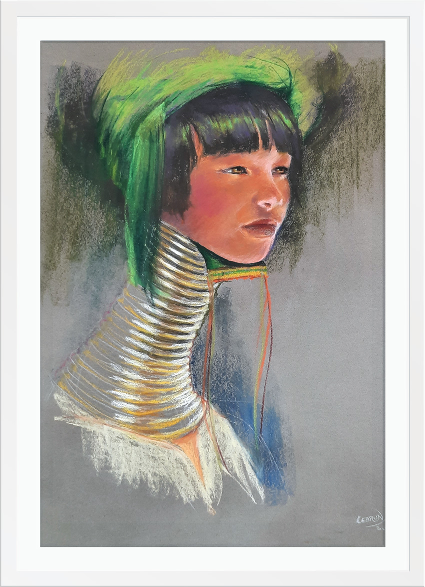 Portrait d'une femme girafe aux pastels
