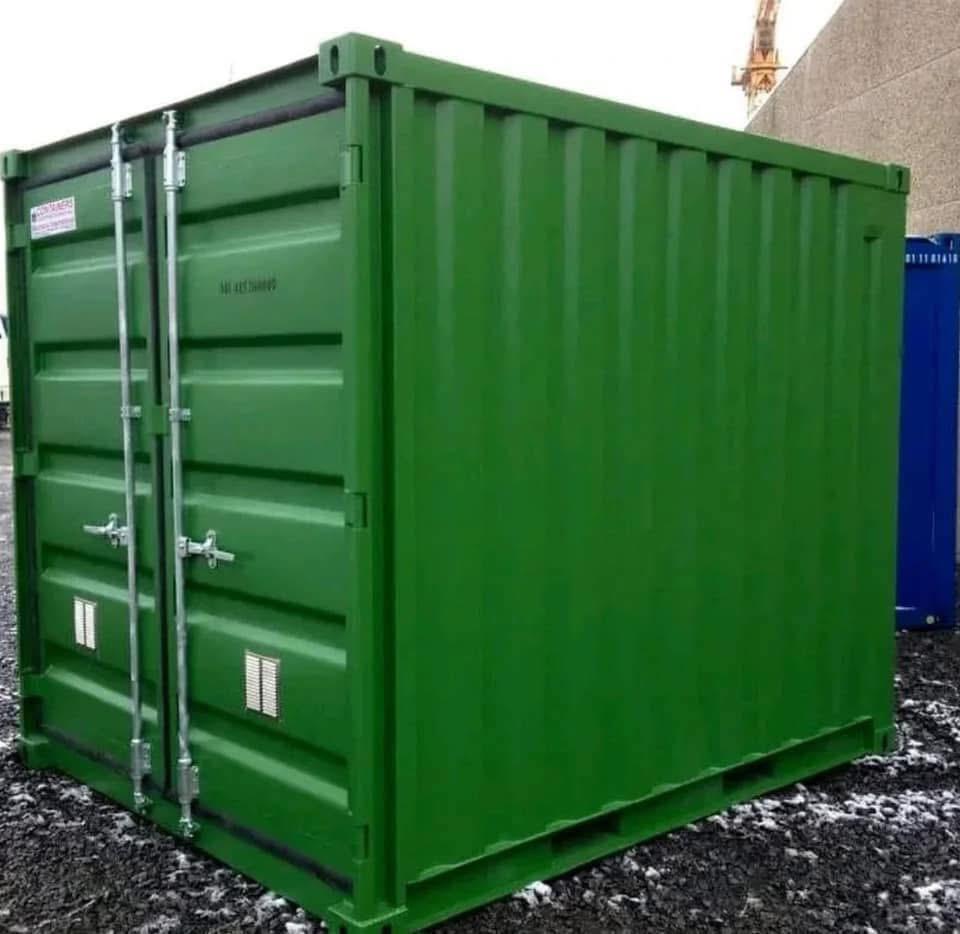 Contenedor de Almacenamiento de 8 Pies – Robusto y Versátil