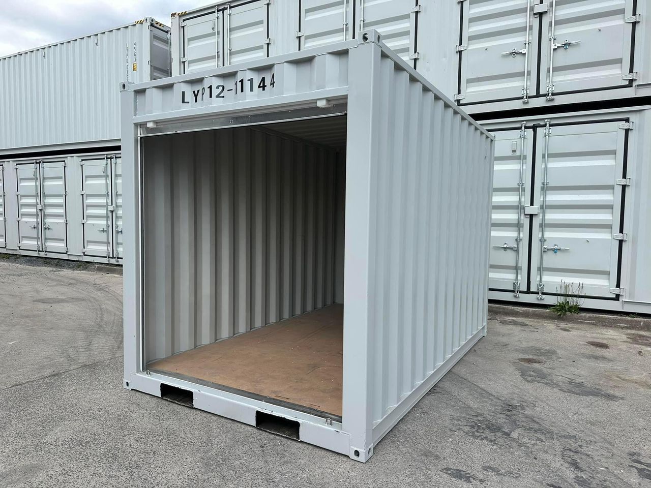 Contenedor de Almacenamiento de 10 Pies con Puerta Enrollable