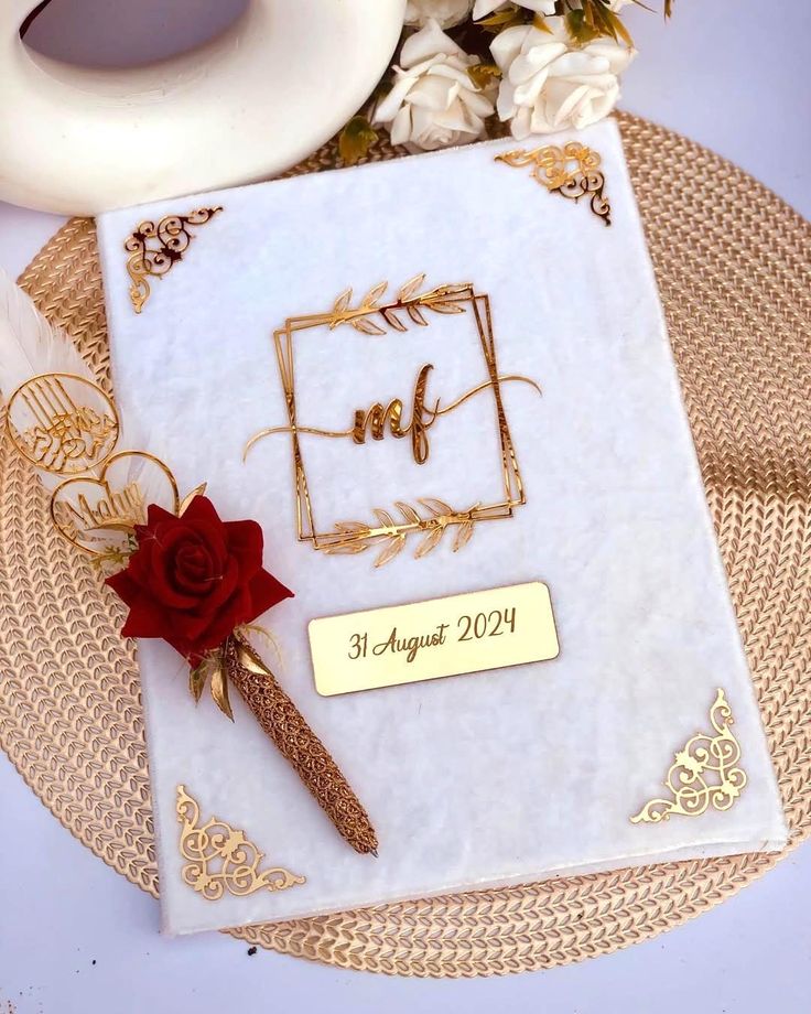 Elegant Wedding Booklet White with Pen