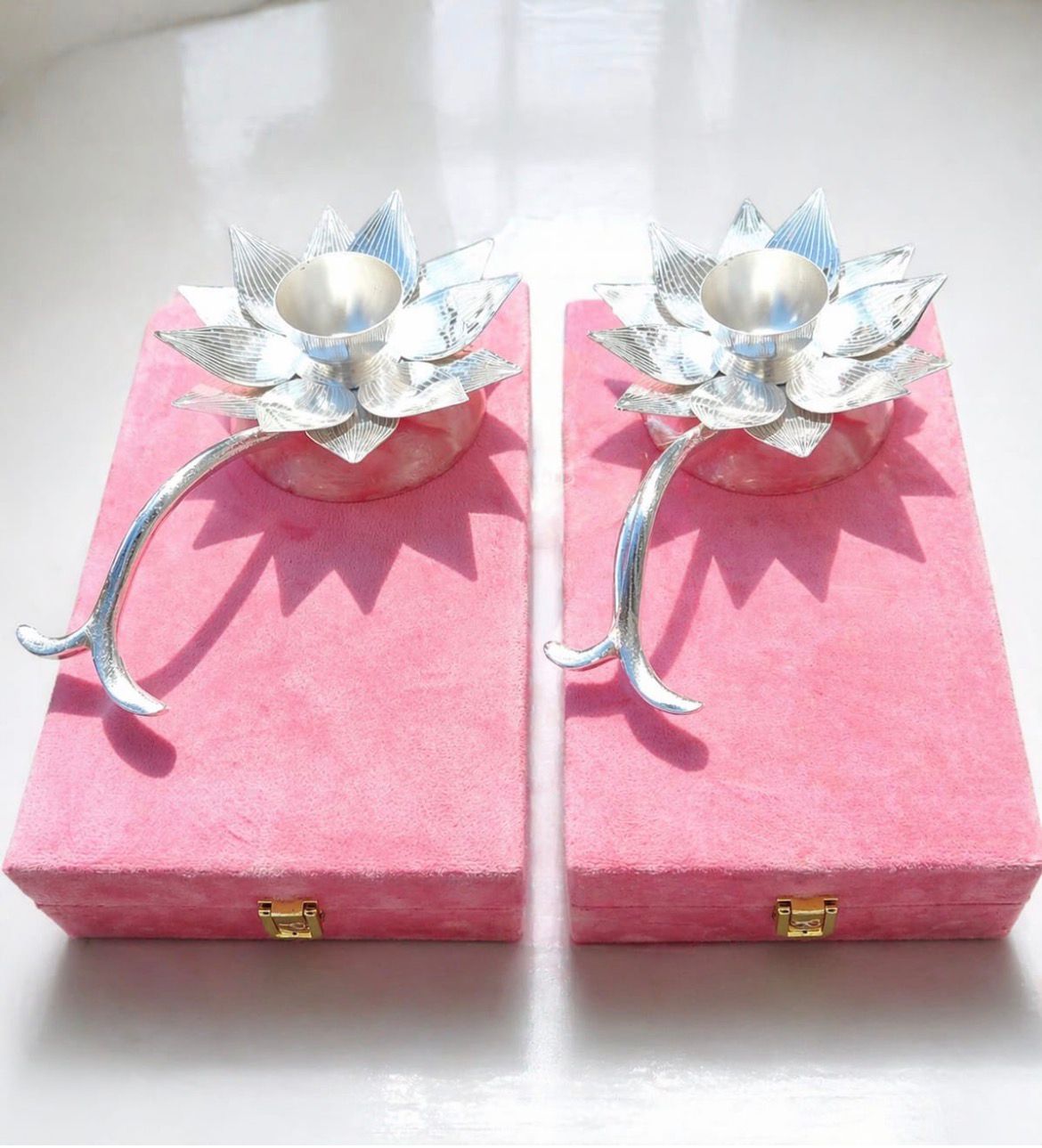 Noor Kamal Diya in Velvet box 