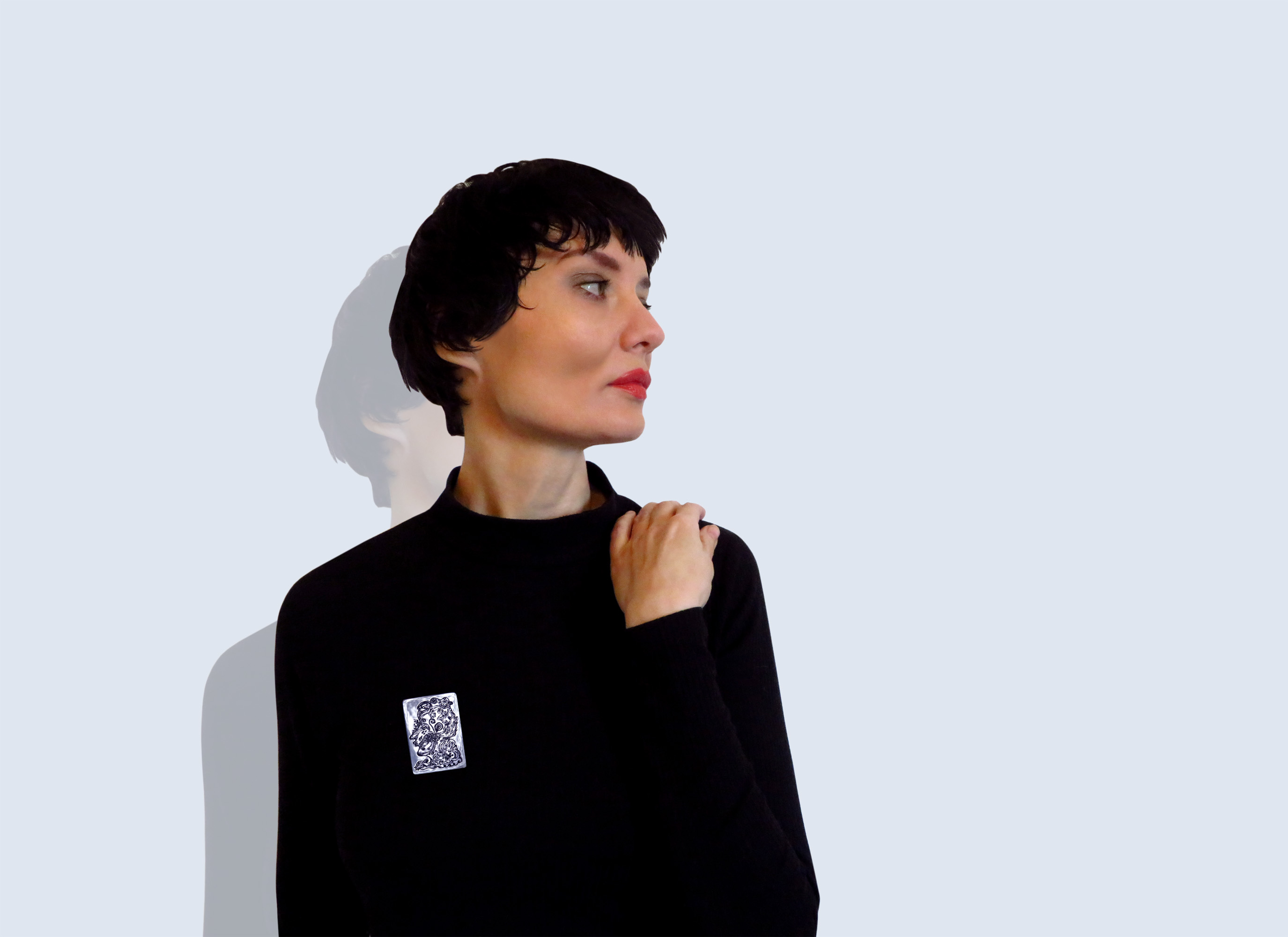 Engraved brooch FACE OF SUMMER in black