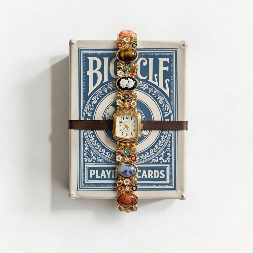 Montres vintage mécanique bracelet pierre naturelle et camés.