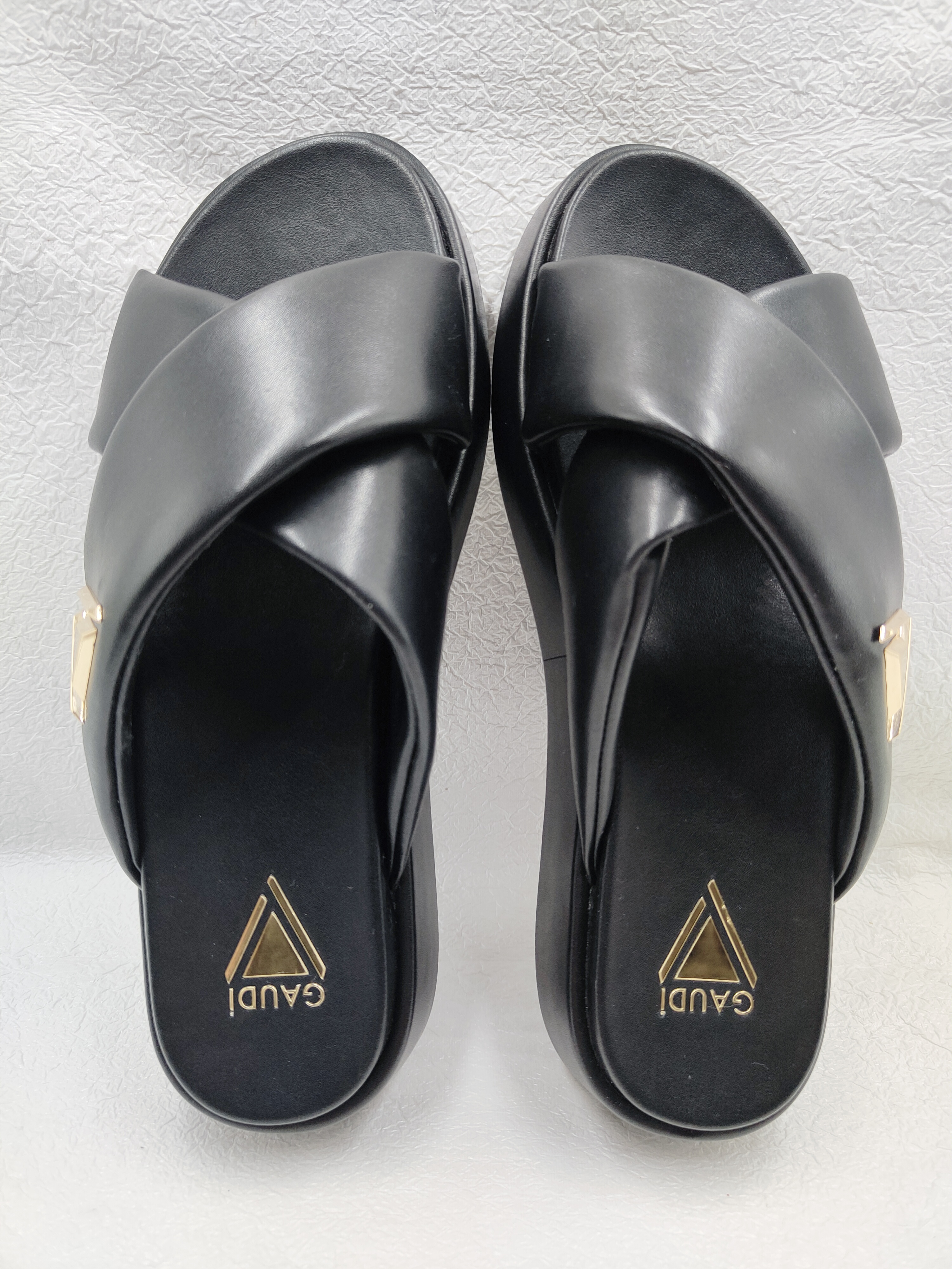 Gaudi Lima klapki r. 40