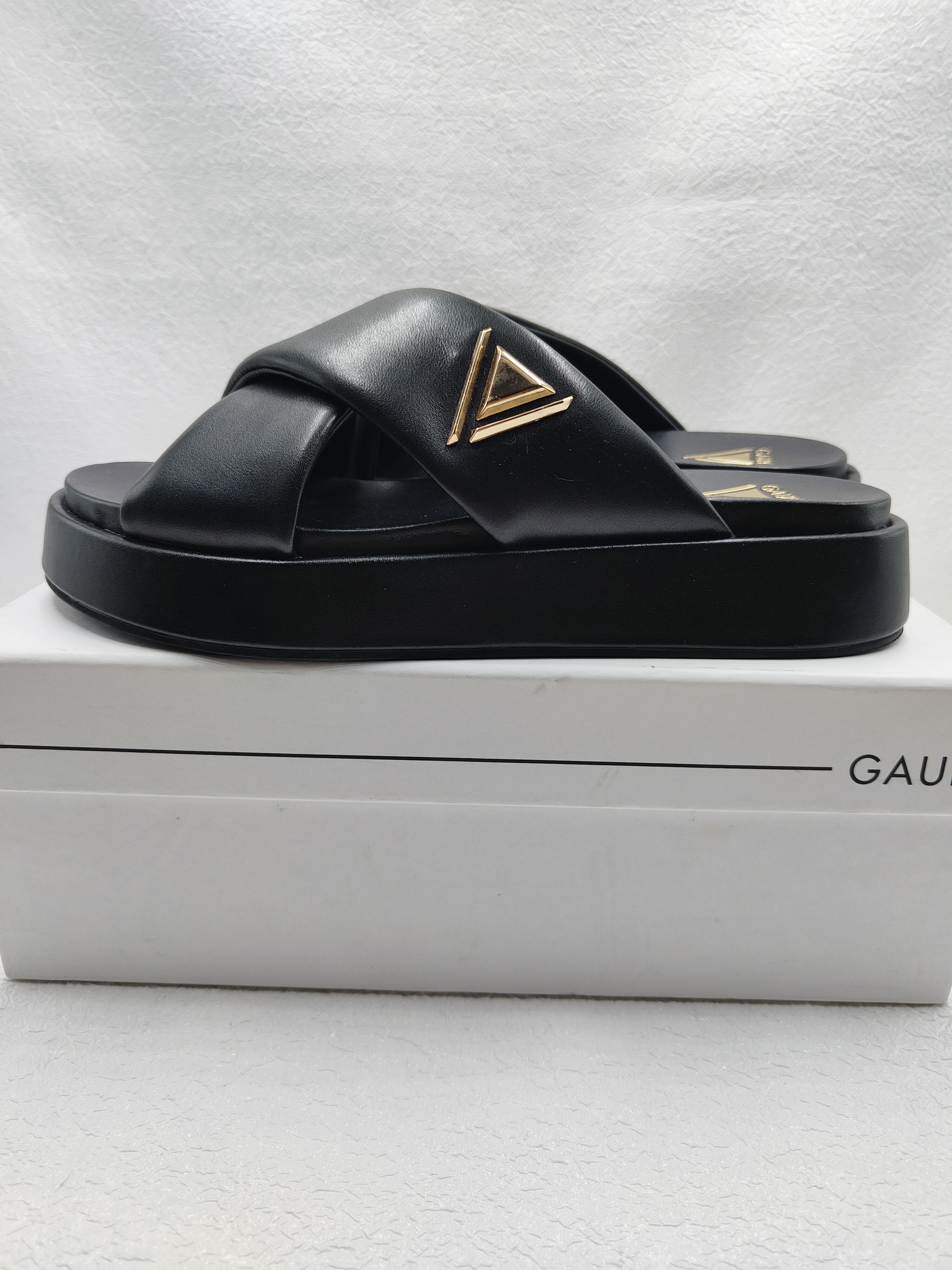 Gaudi Lima klapki r. 40