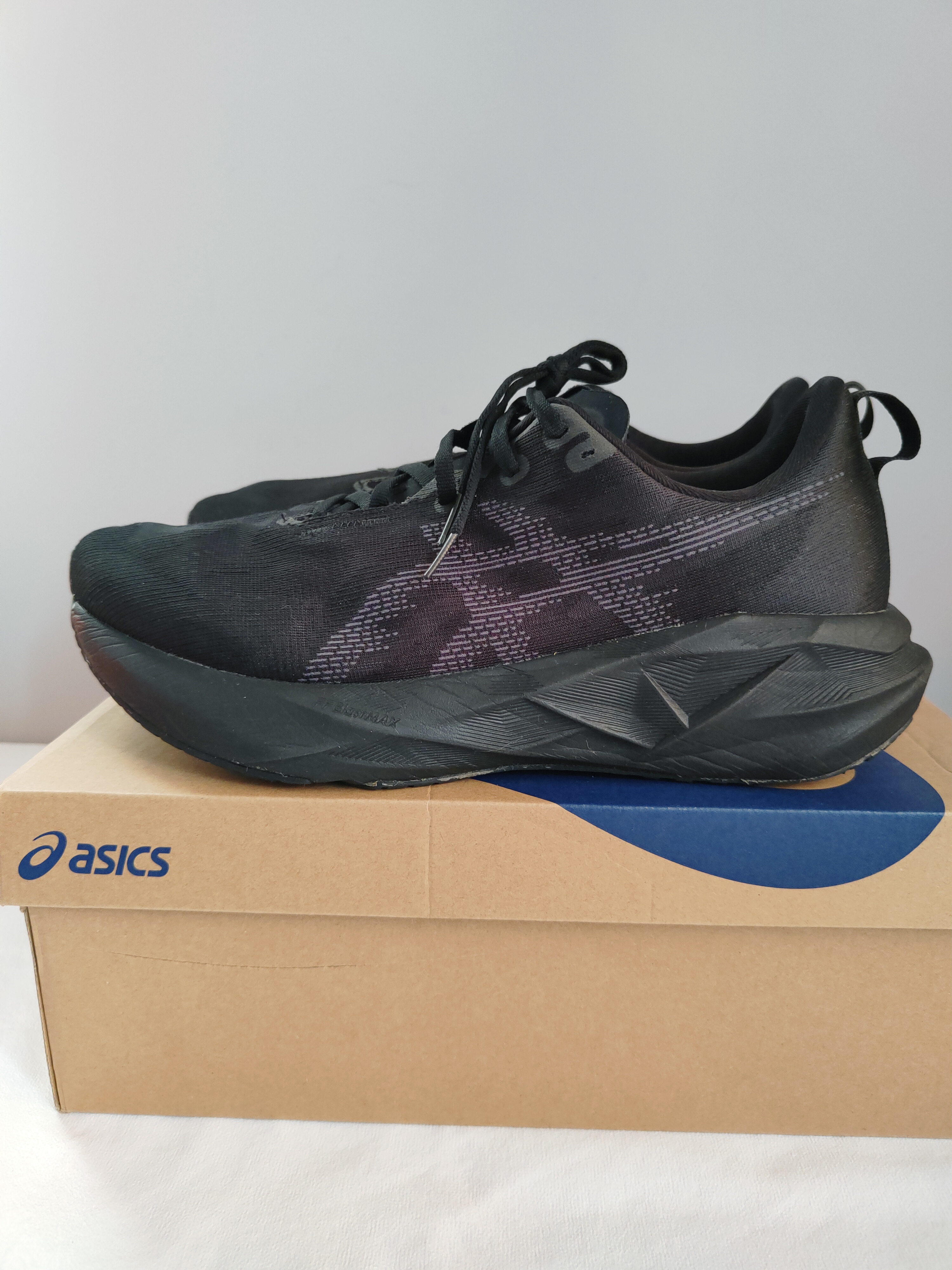 Asics Novablast 5 r. 46,5
