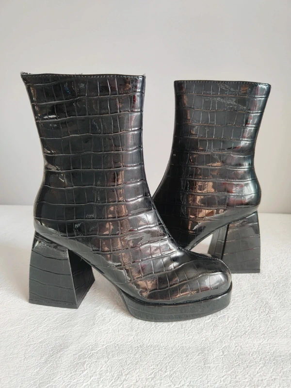 Even & Odd botki r. 37