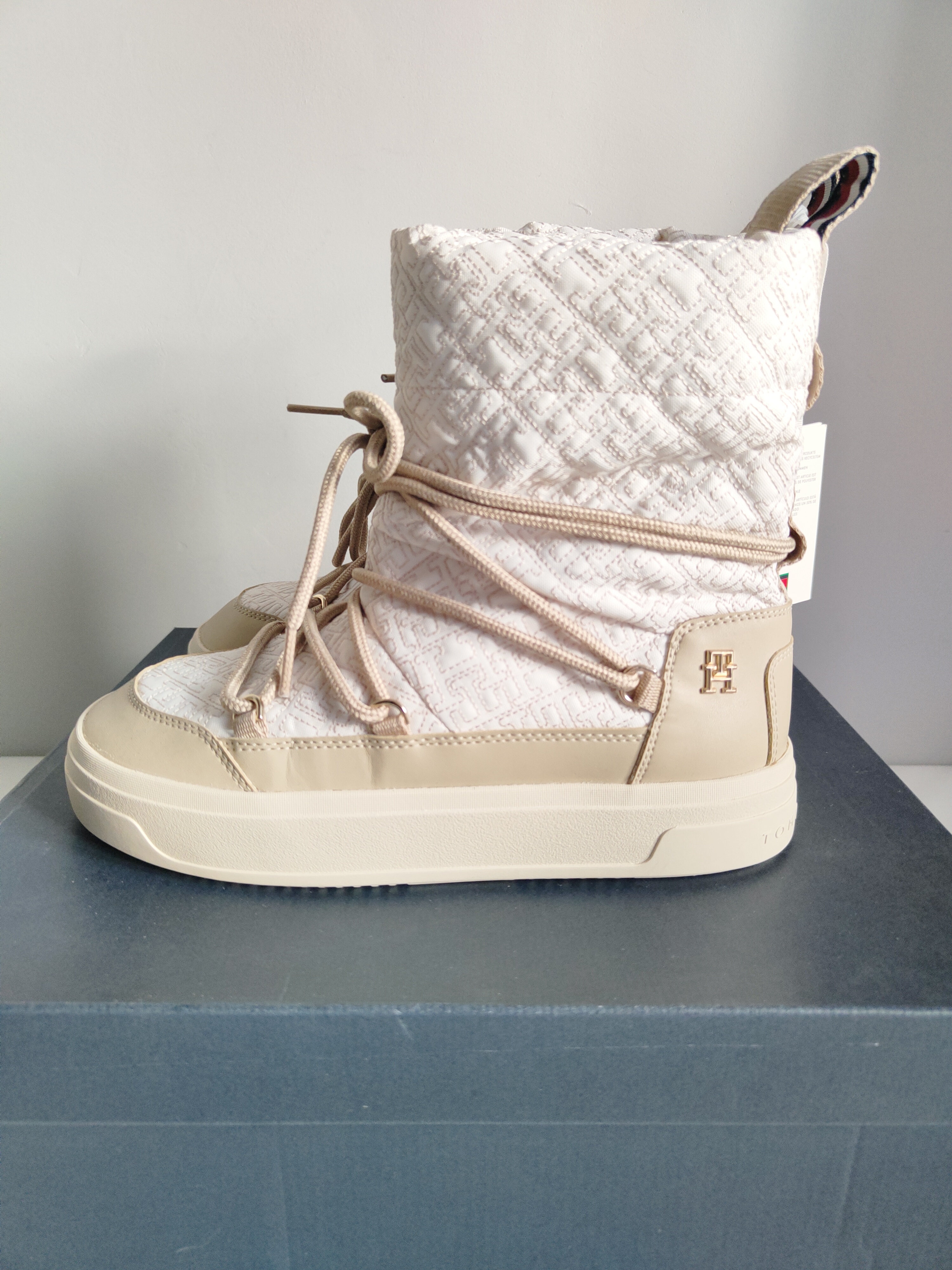 Tommy Hilfiger Lace-Up Monogram Snowboot r. 38