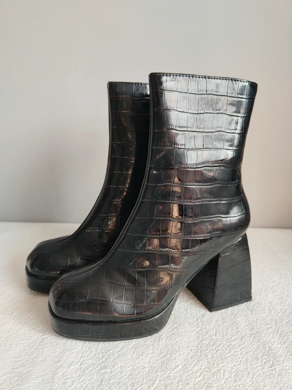 Even & Odd botki r. 37