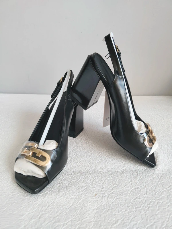 Furla Chain skórzane sandały r. 35,5