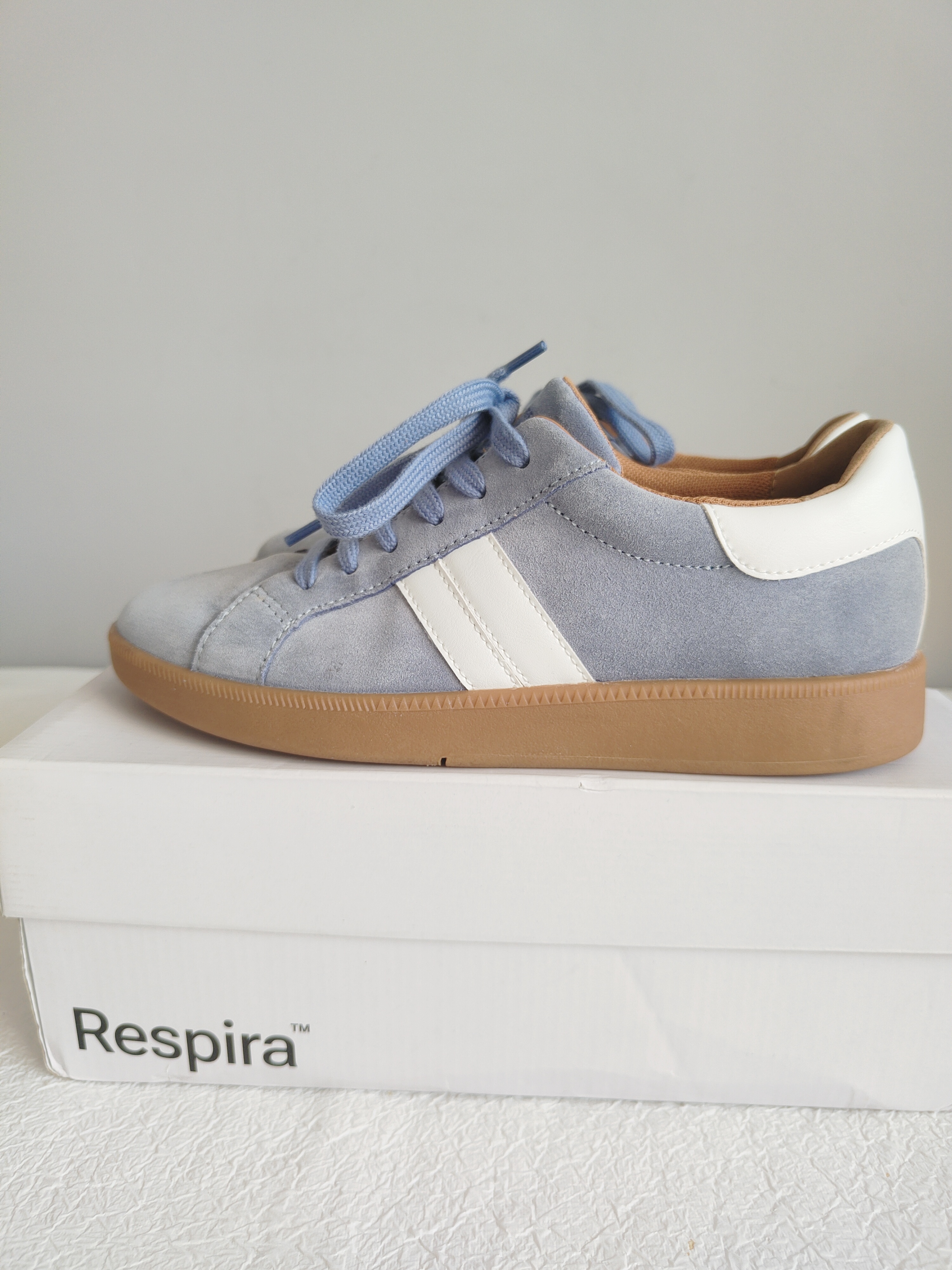 Geox Meleda skórzane sneakersy r. 37