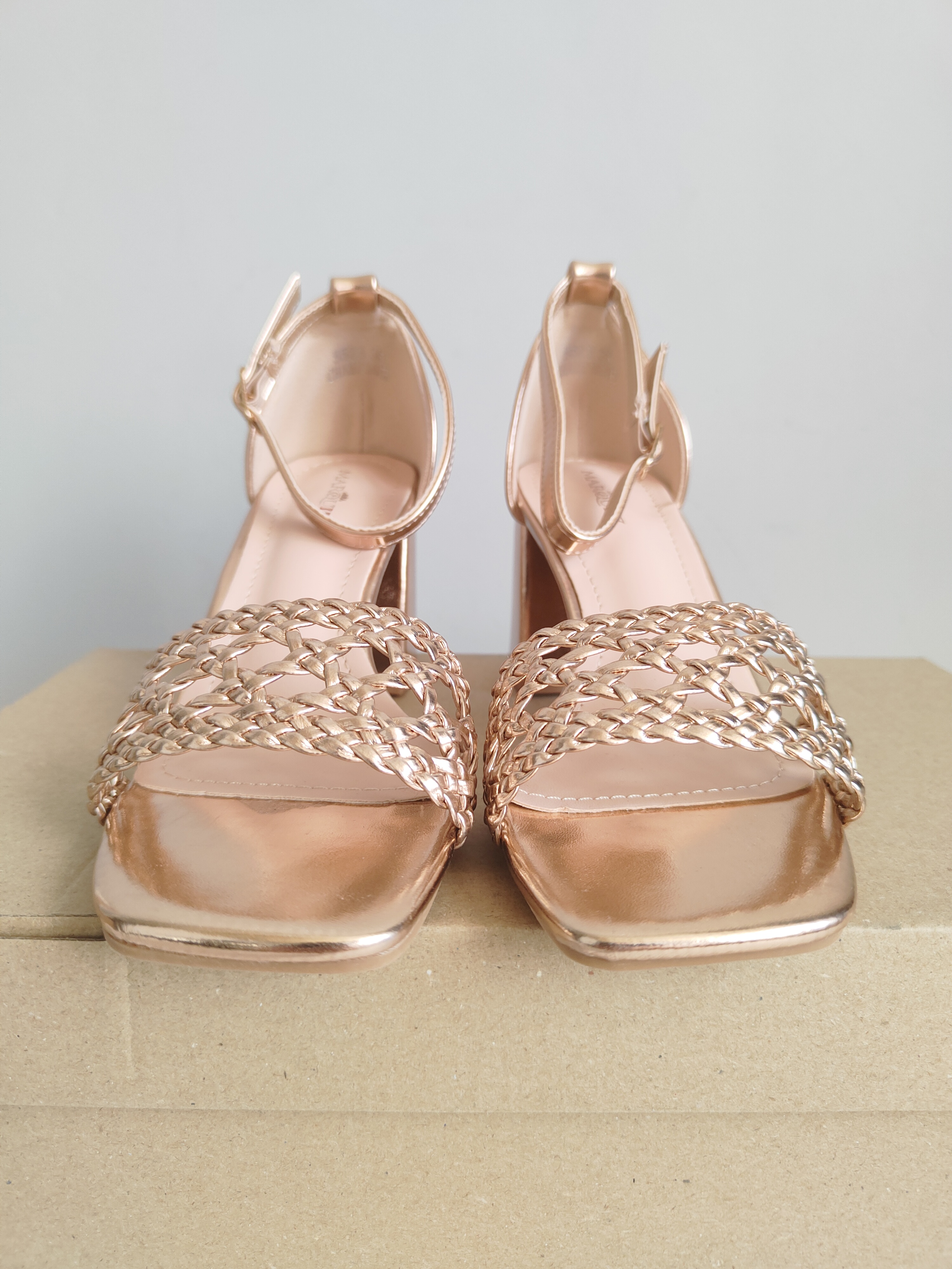 Buty na obcasie Marquiiz Champagne r. 36 
