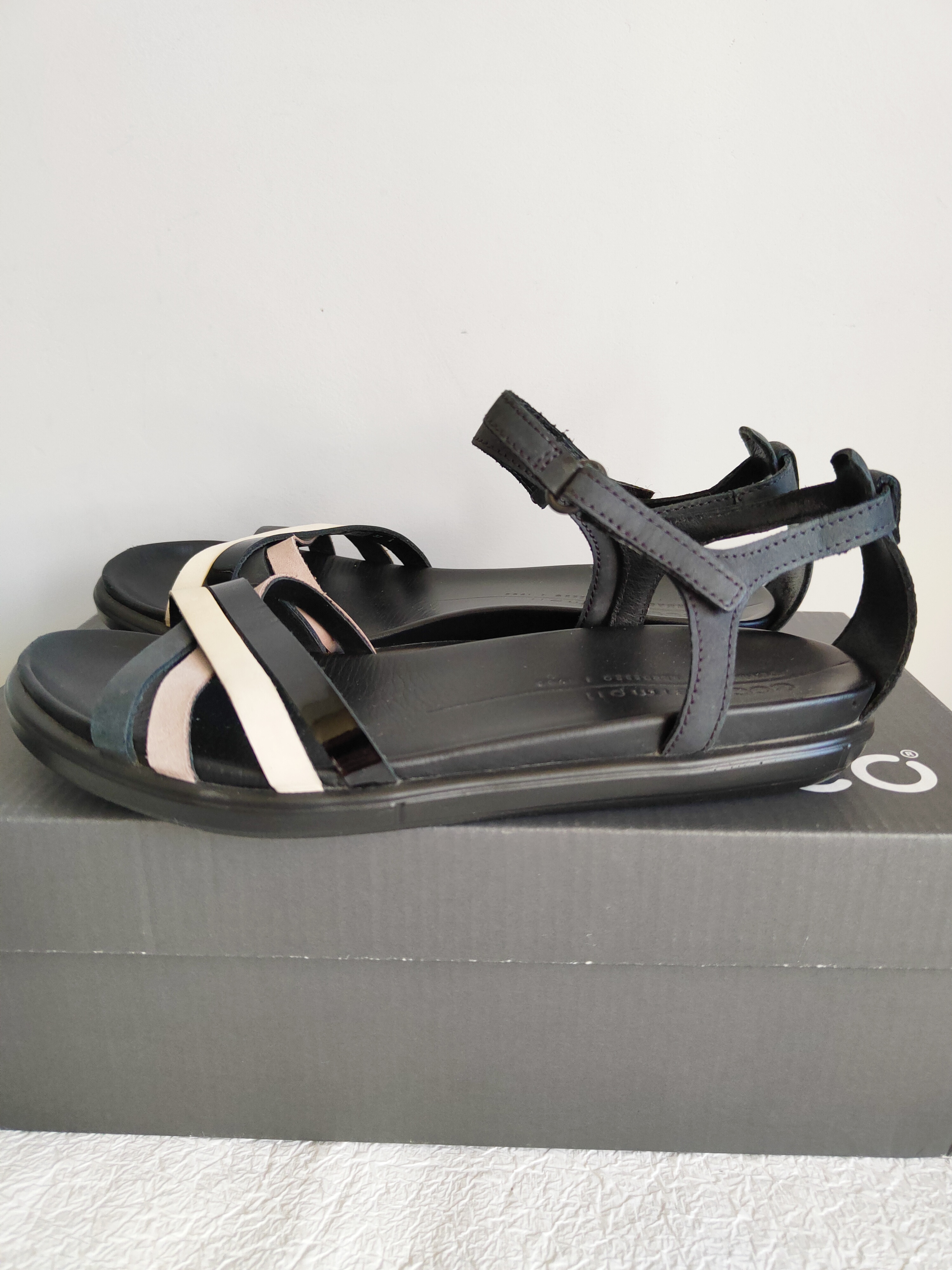 Ecco Simpil skórzane sandały r. 37