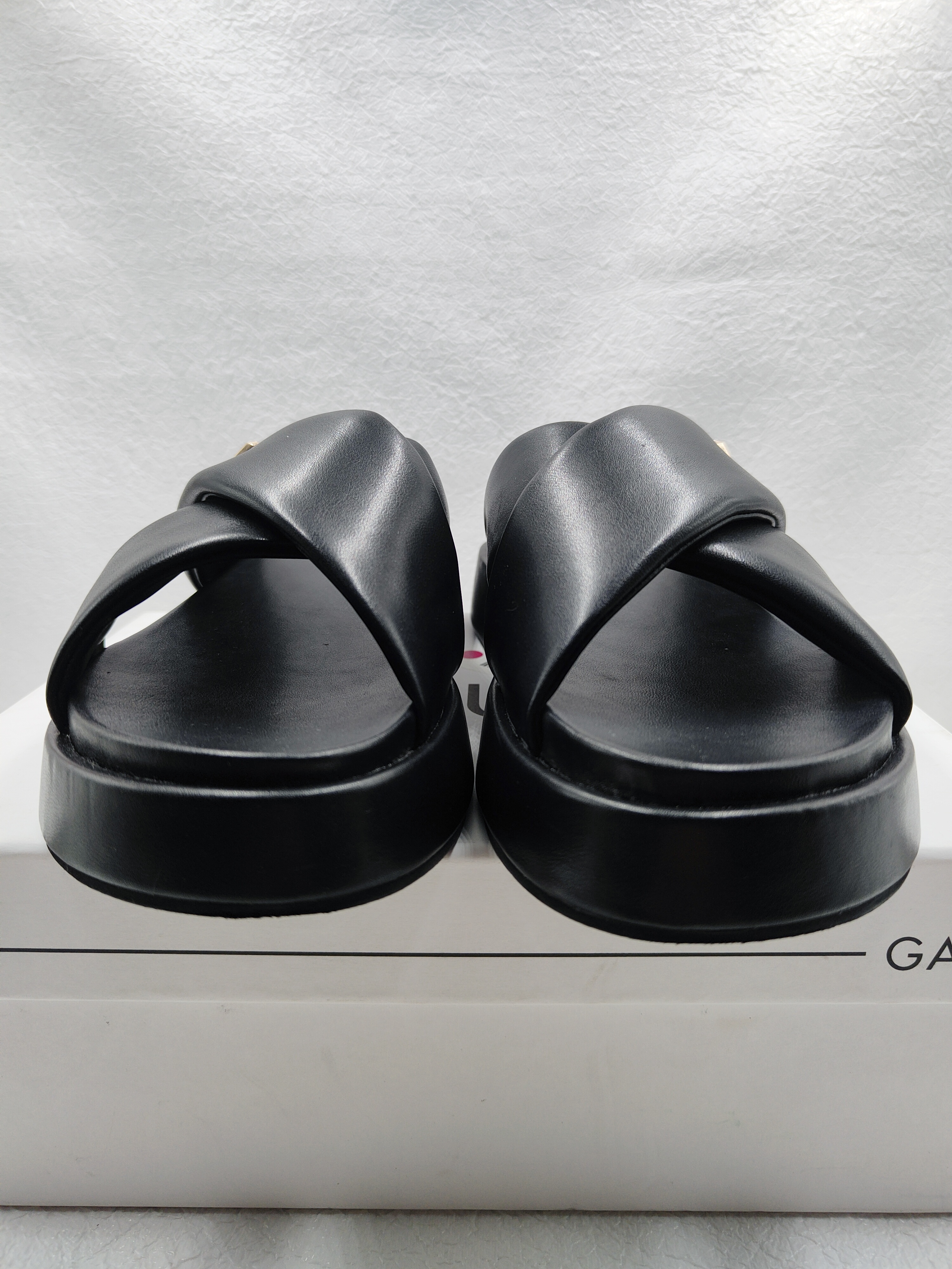 Gaudi Lima klapki r. 40