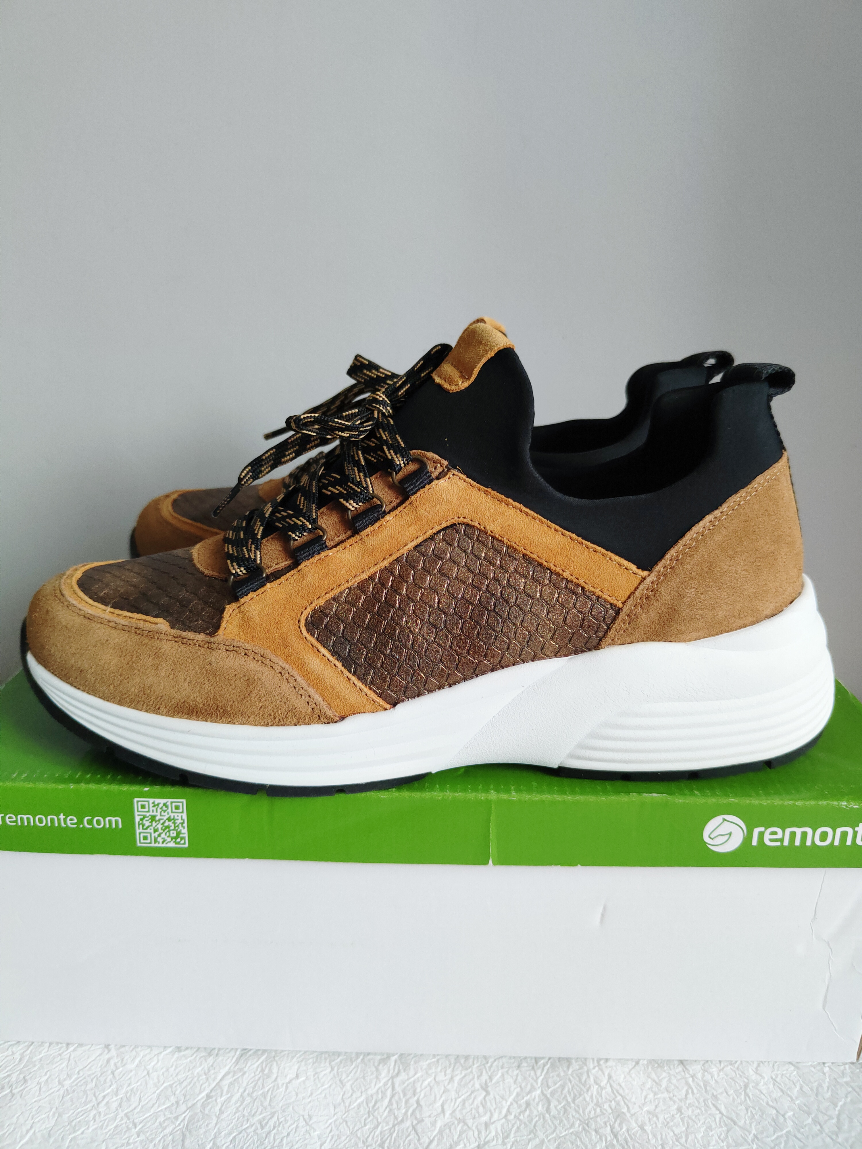 Rieker Remonte skórzane sneakersy r. 41