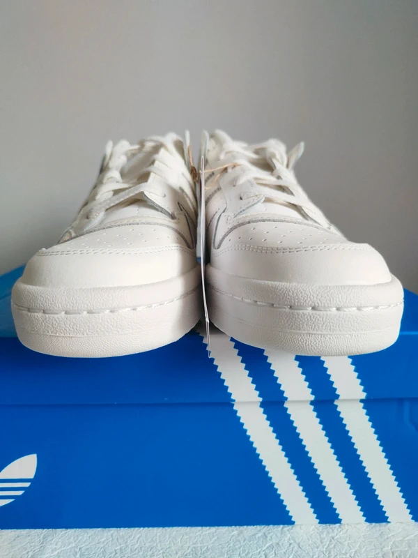 Adidas Forum Low CL sneakersy r. 42