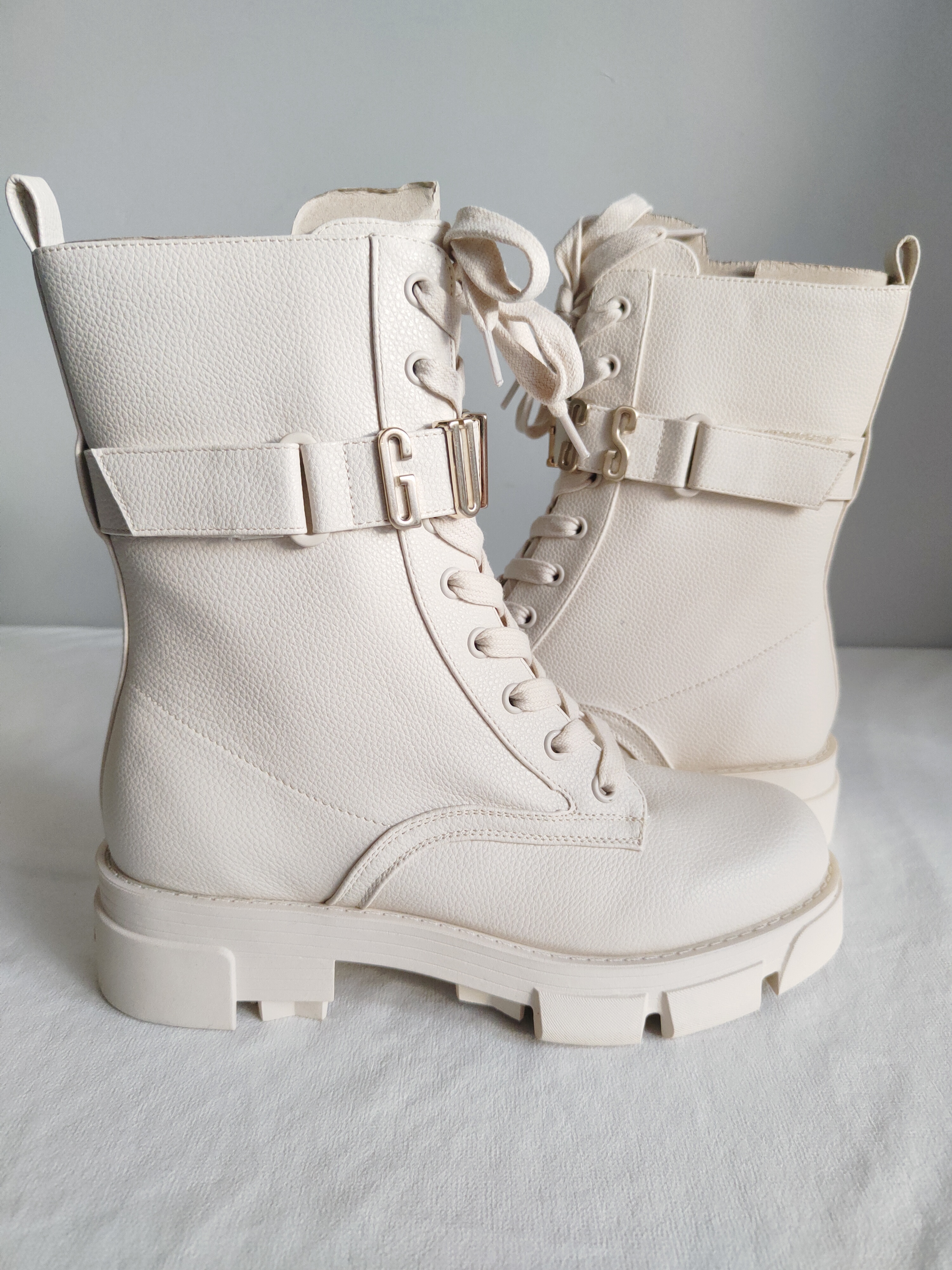 Guess Madox workery r. 38