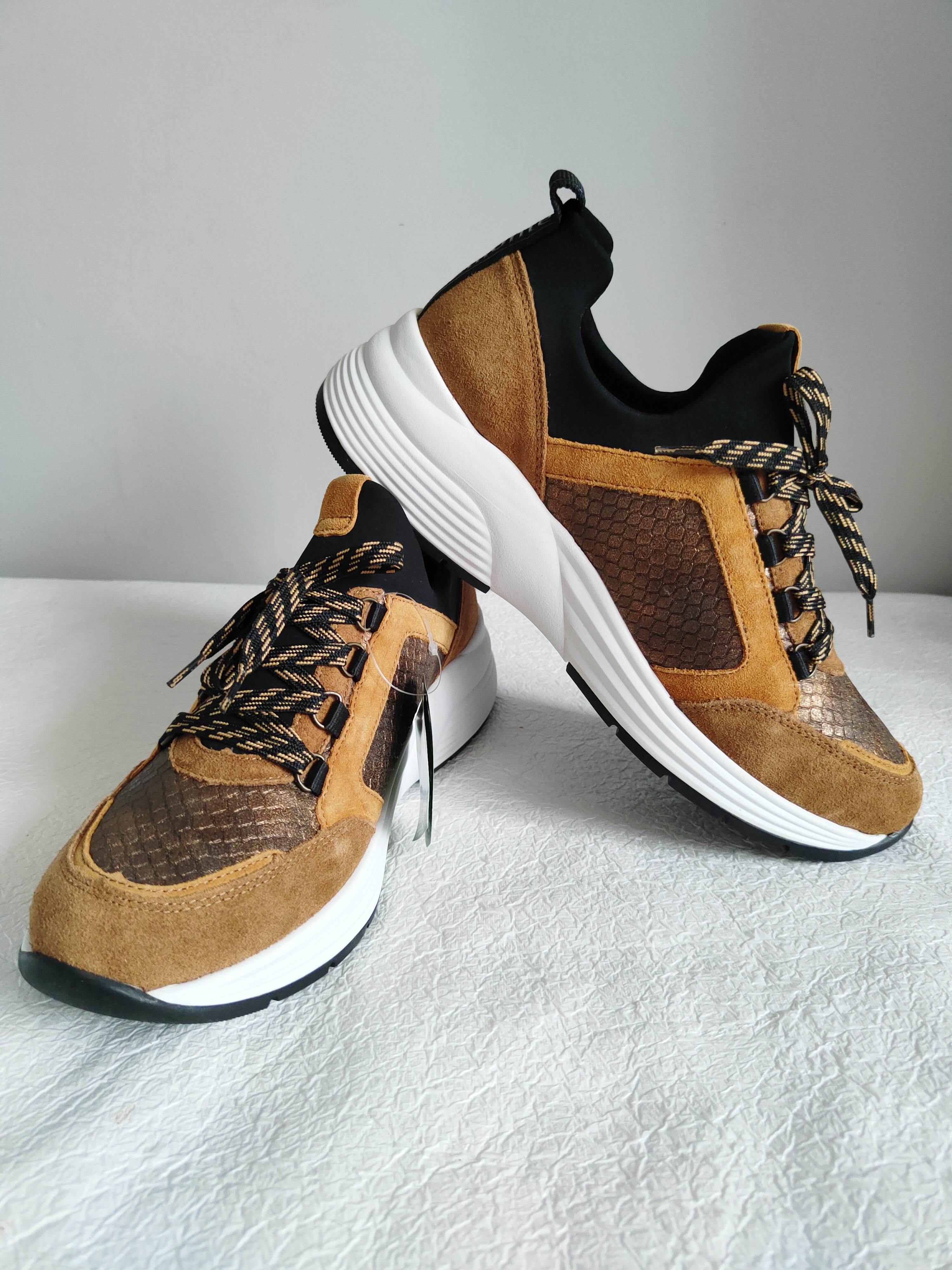 Rieker Remonte skórzane sneakersy r. 41