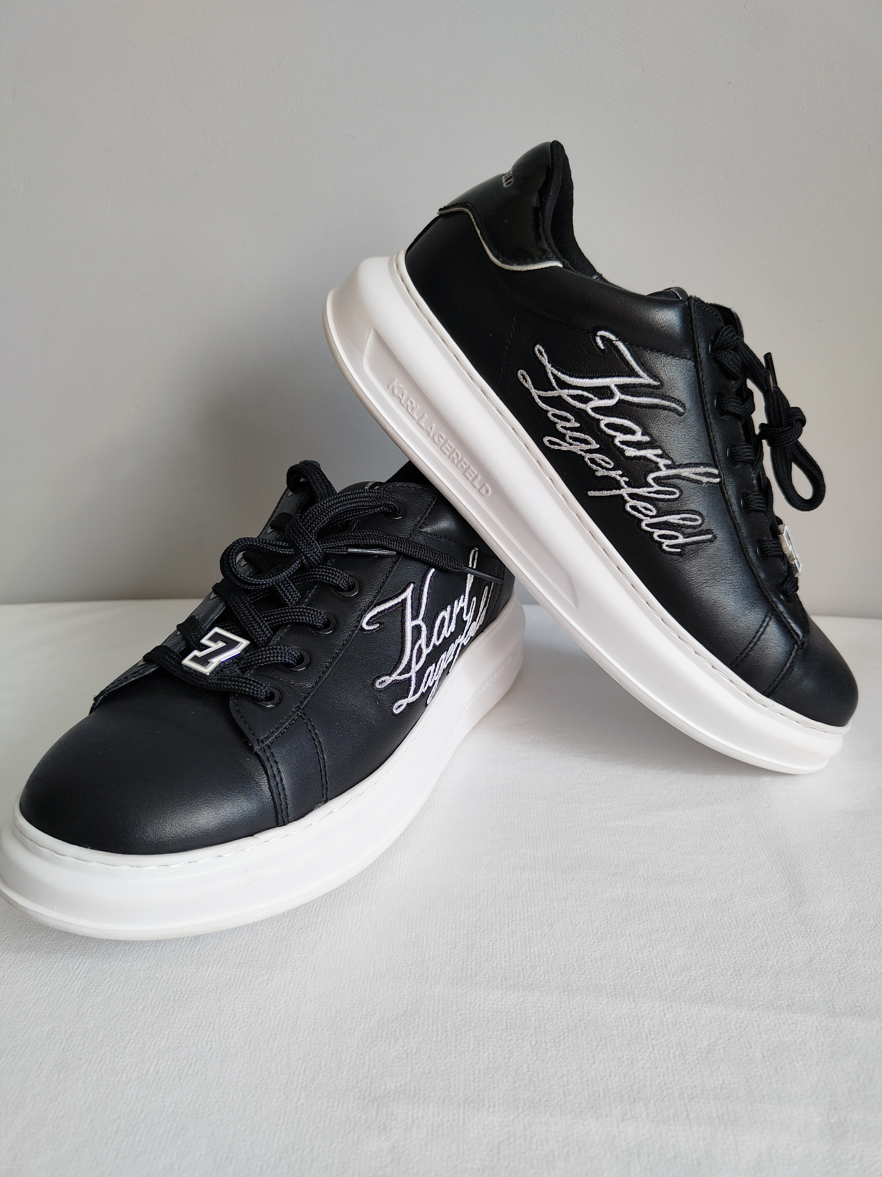 Karl Lagerfeld Karpi Signia sneakersy r. 42