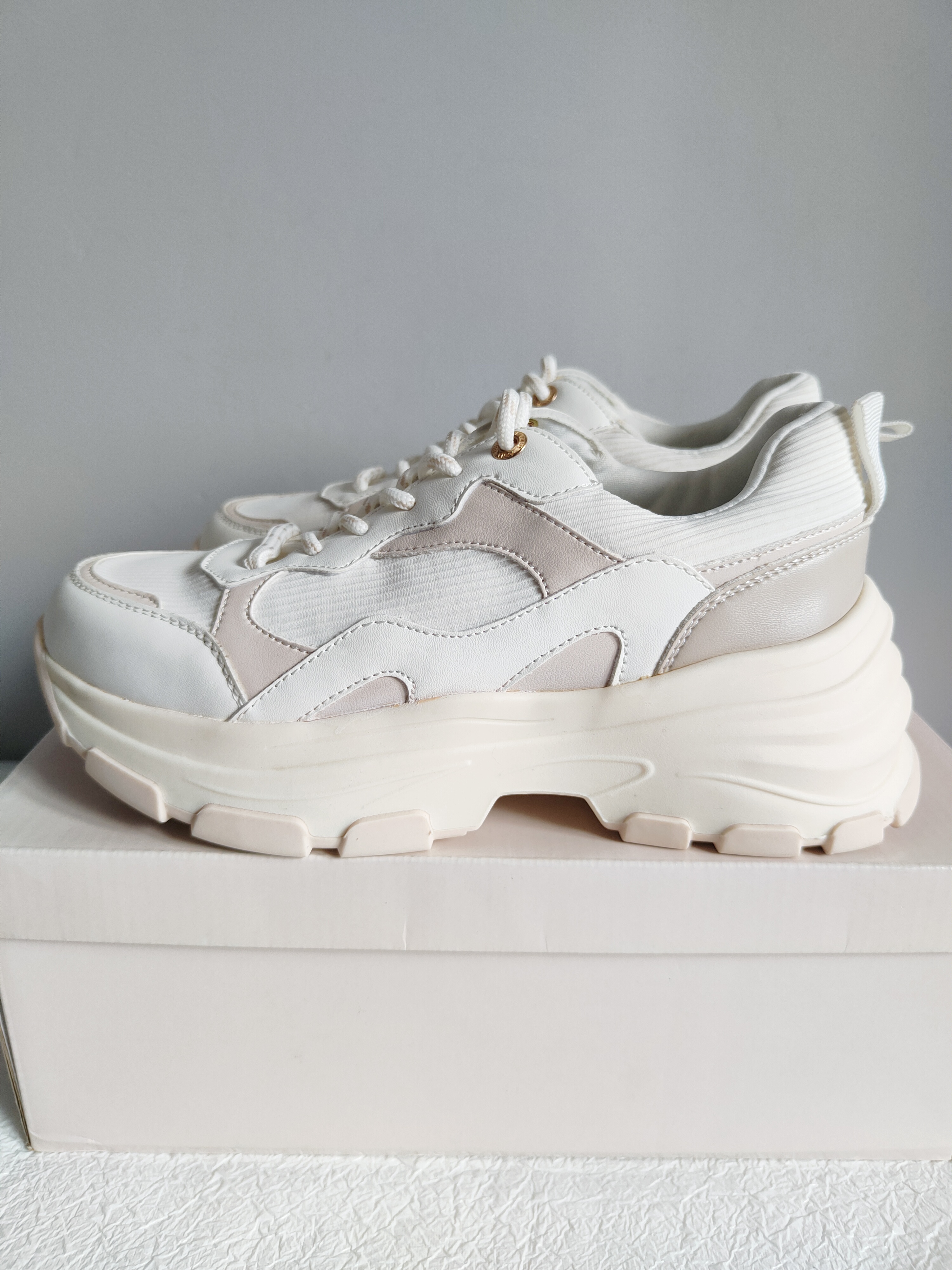 Sneakersy na platformie Anna Field r. 38