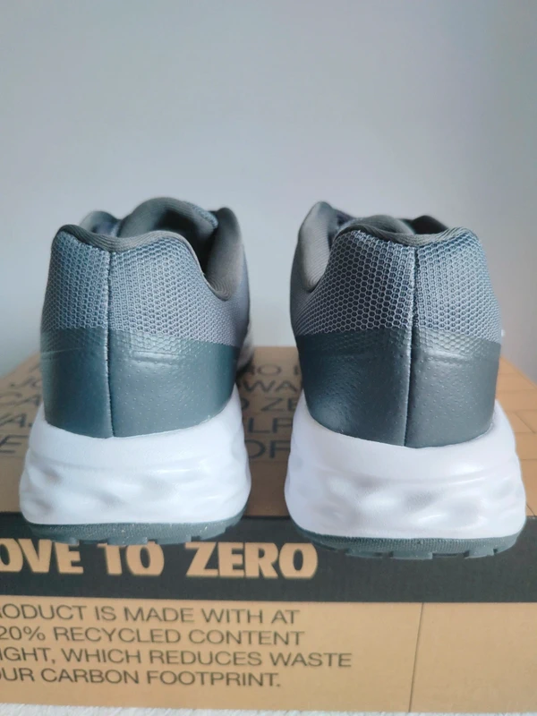 Nike Revolution 6Nn sneakersy r. 42