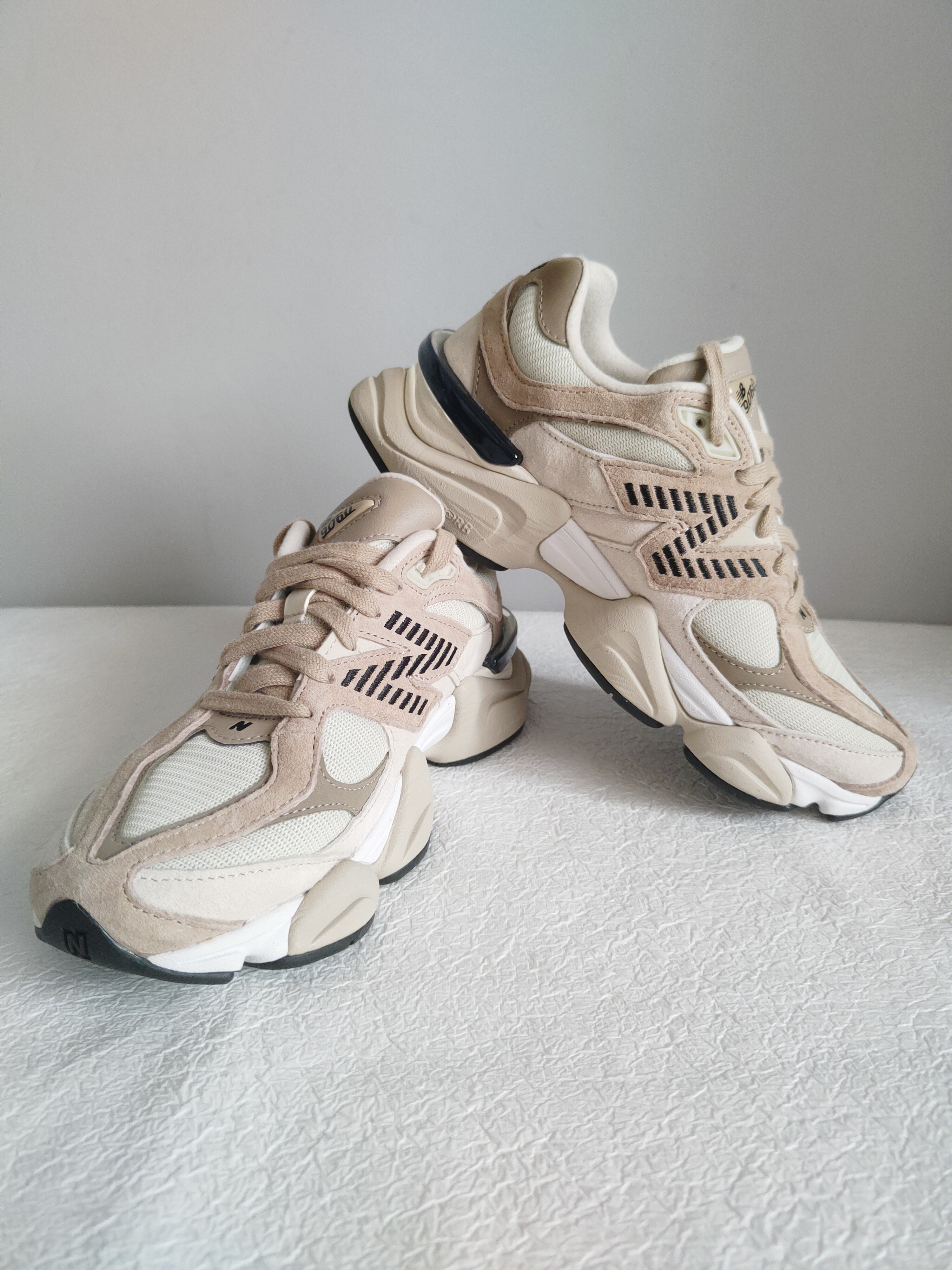 New Balance 9060 sneakersy r. 39,5