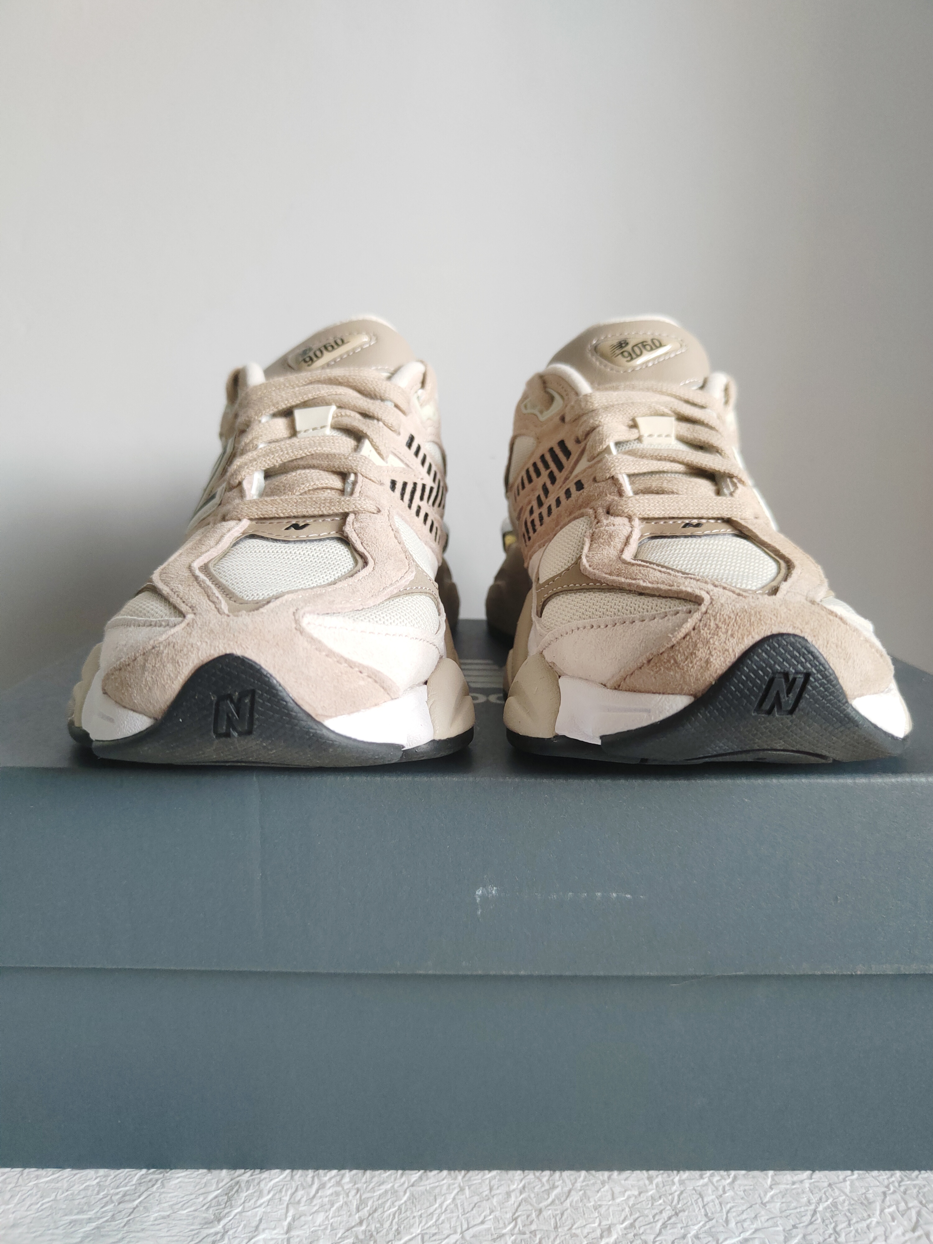 New Balance 9060 sneakersy r. 39,5