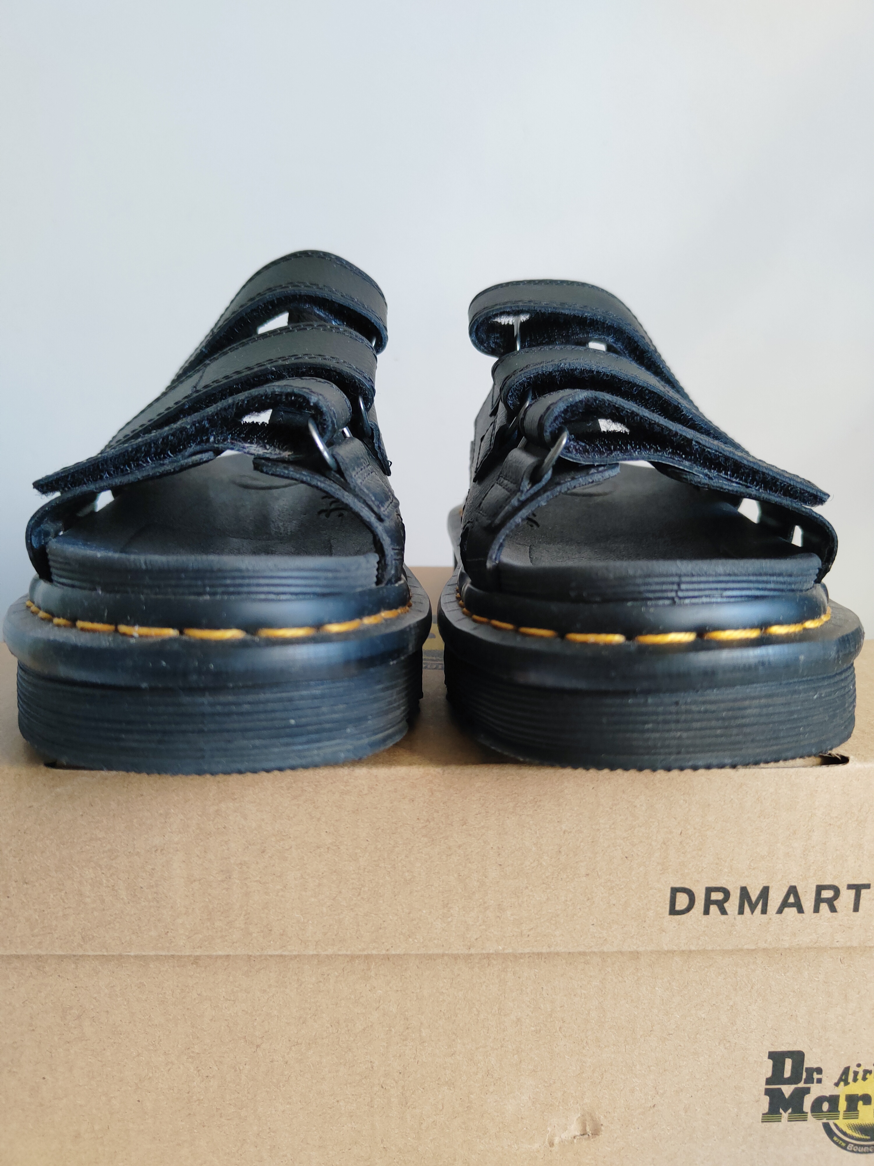 Dr. Martens Athena skórzane klapki r. 37