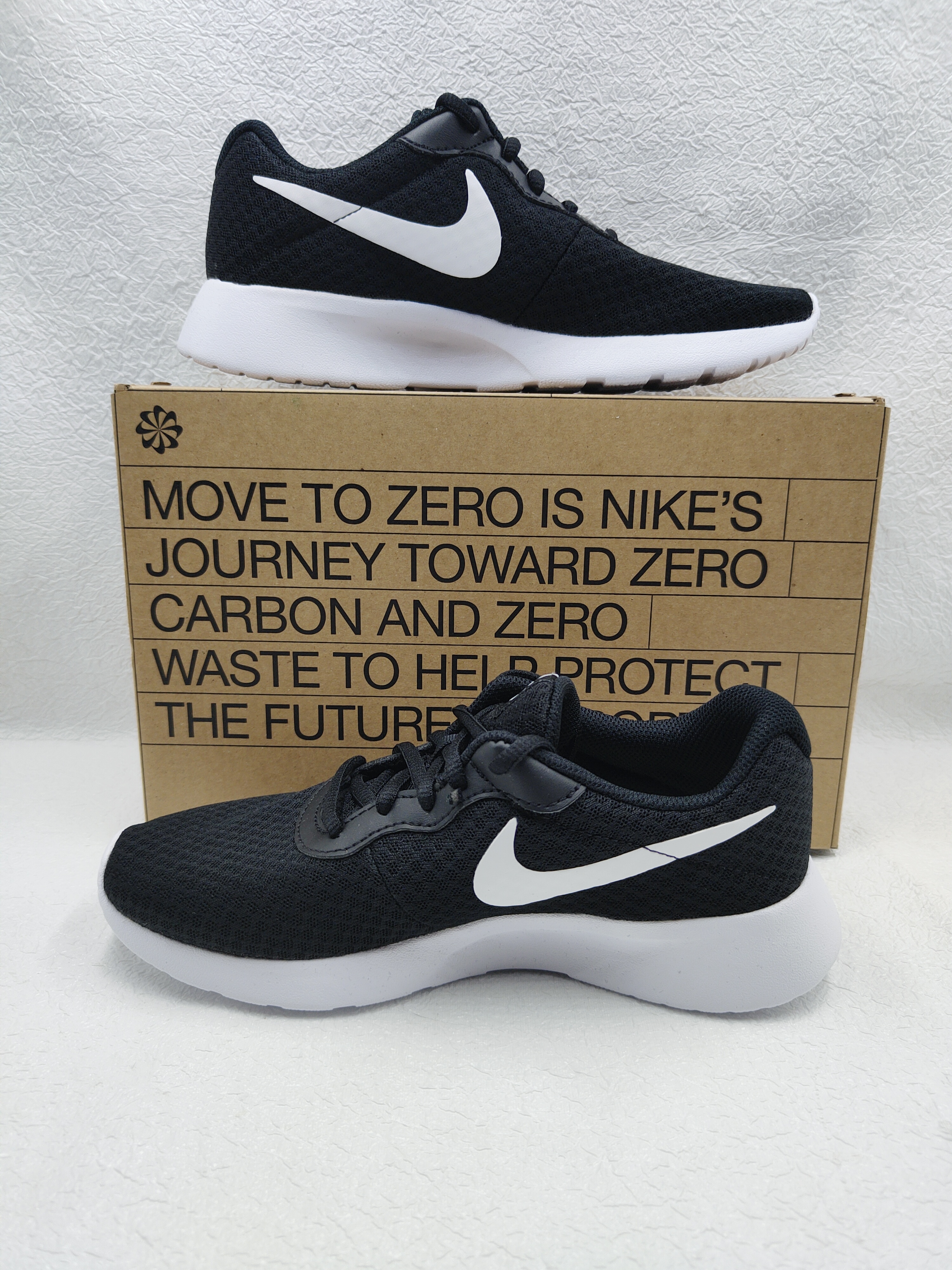 Nike Tanjun sneakersy r. 37,5