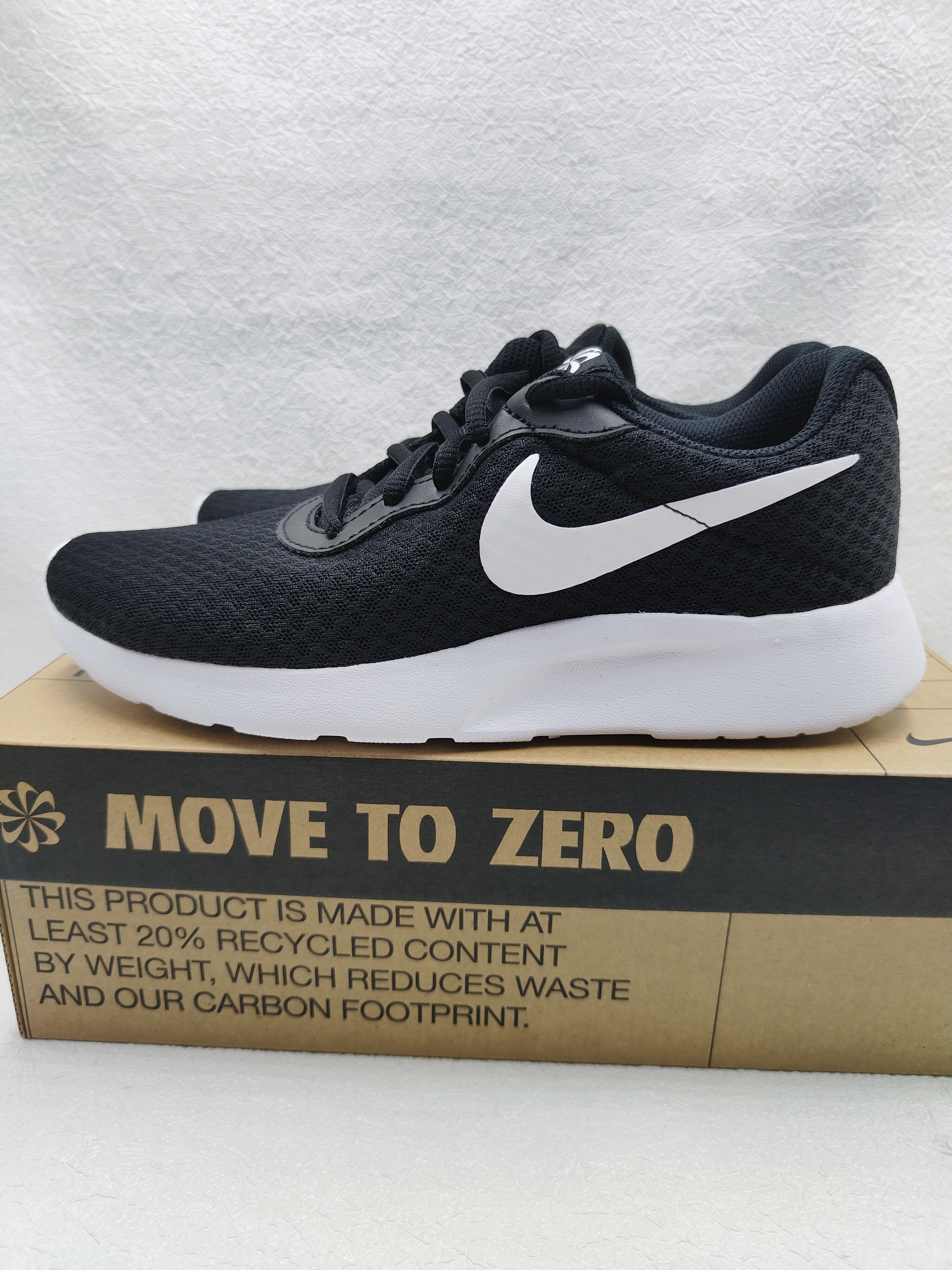 Nike Tanjun sneakersy r. 37,5