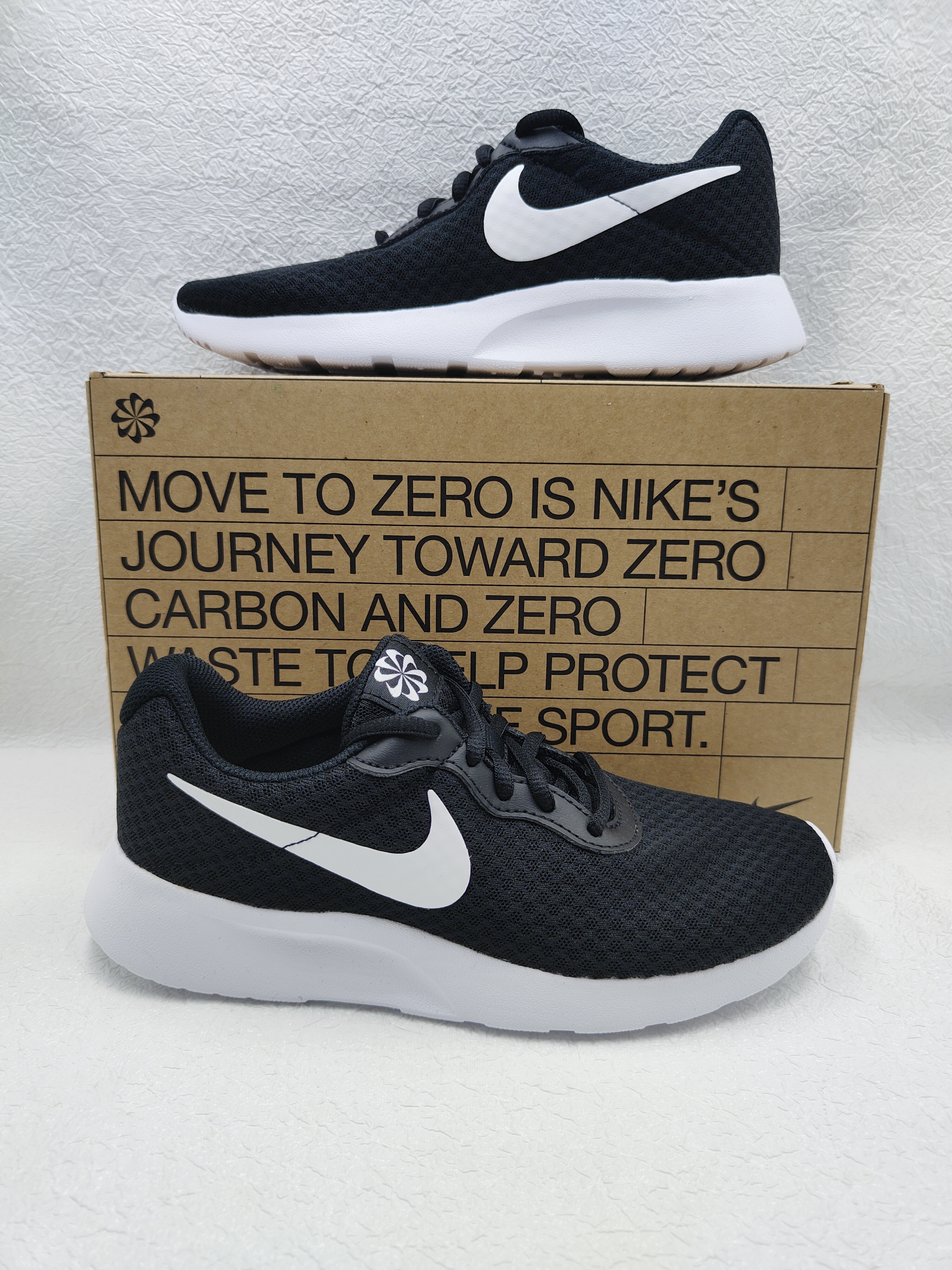 Nike Tanjun sneakersy r. 37,5