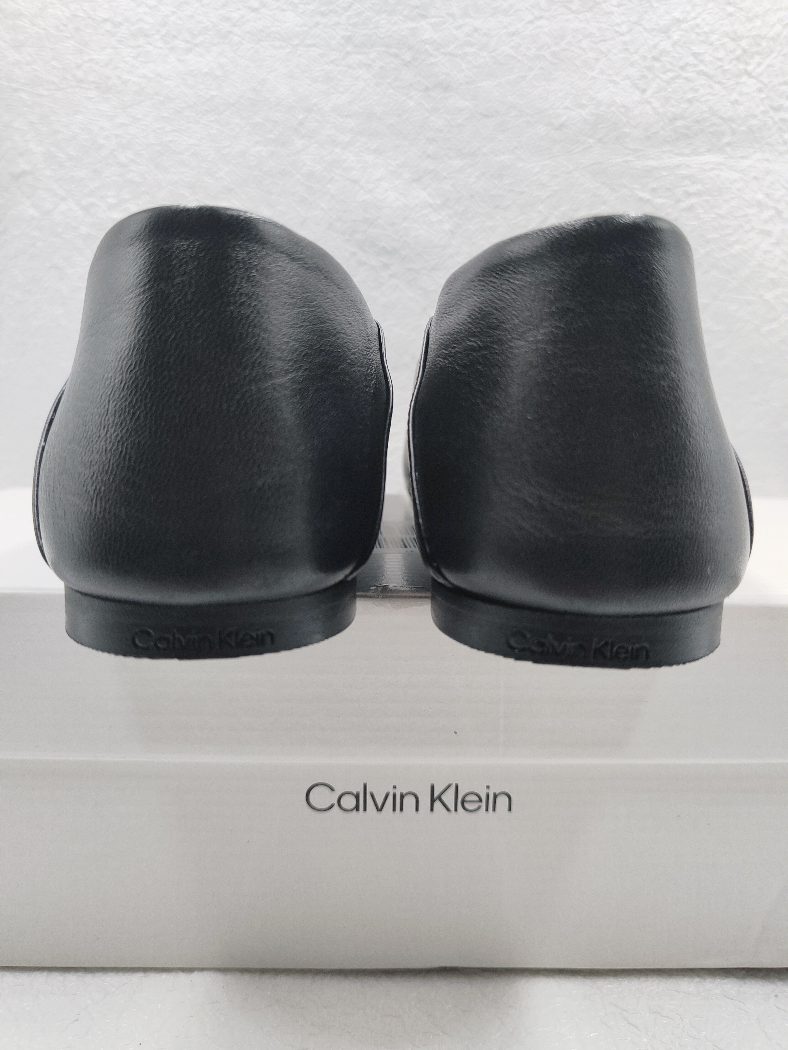 Calvin Klein skórzane baleriny r.37