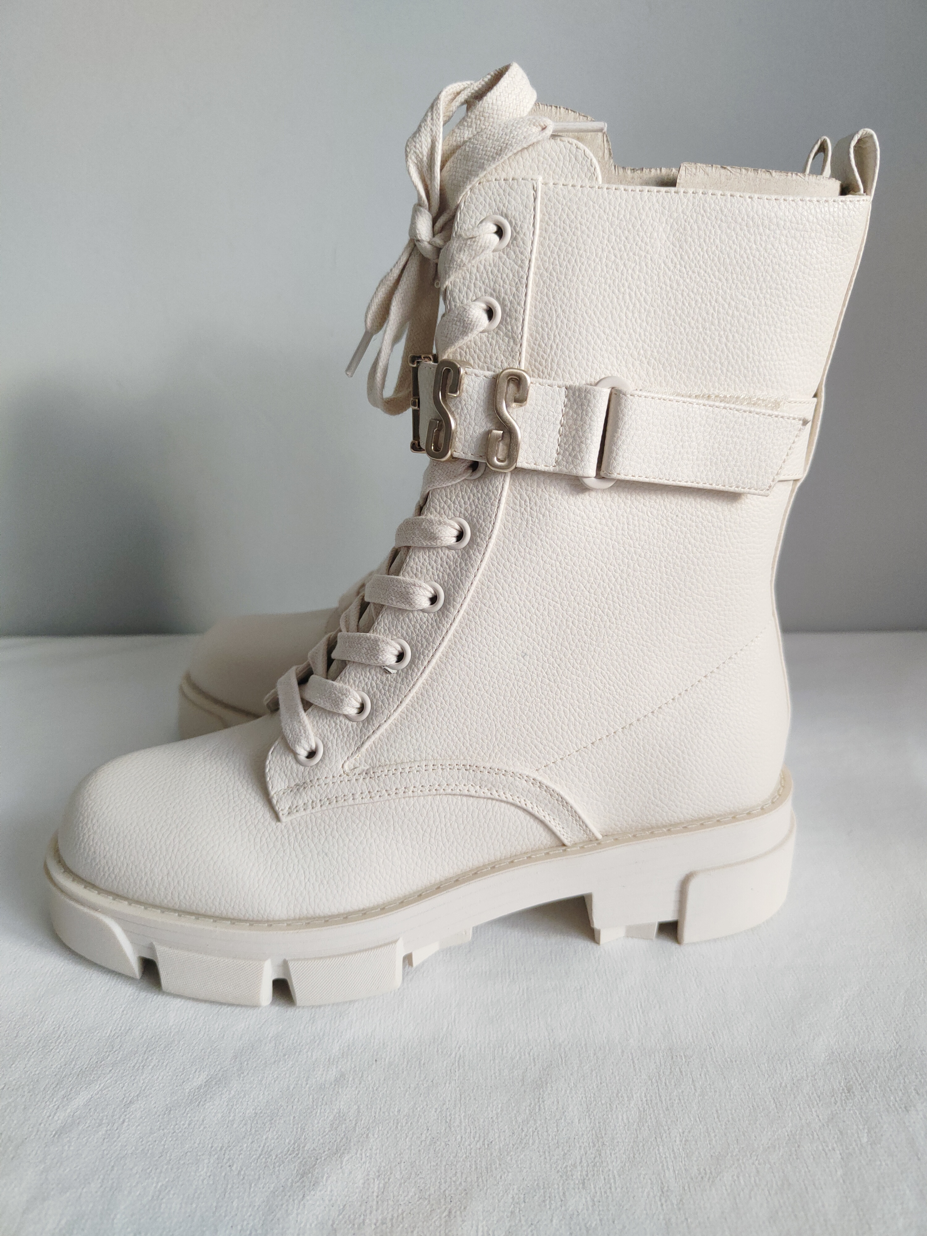 Guess Madox workery r. 38