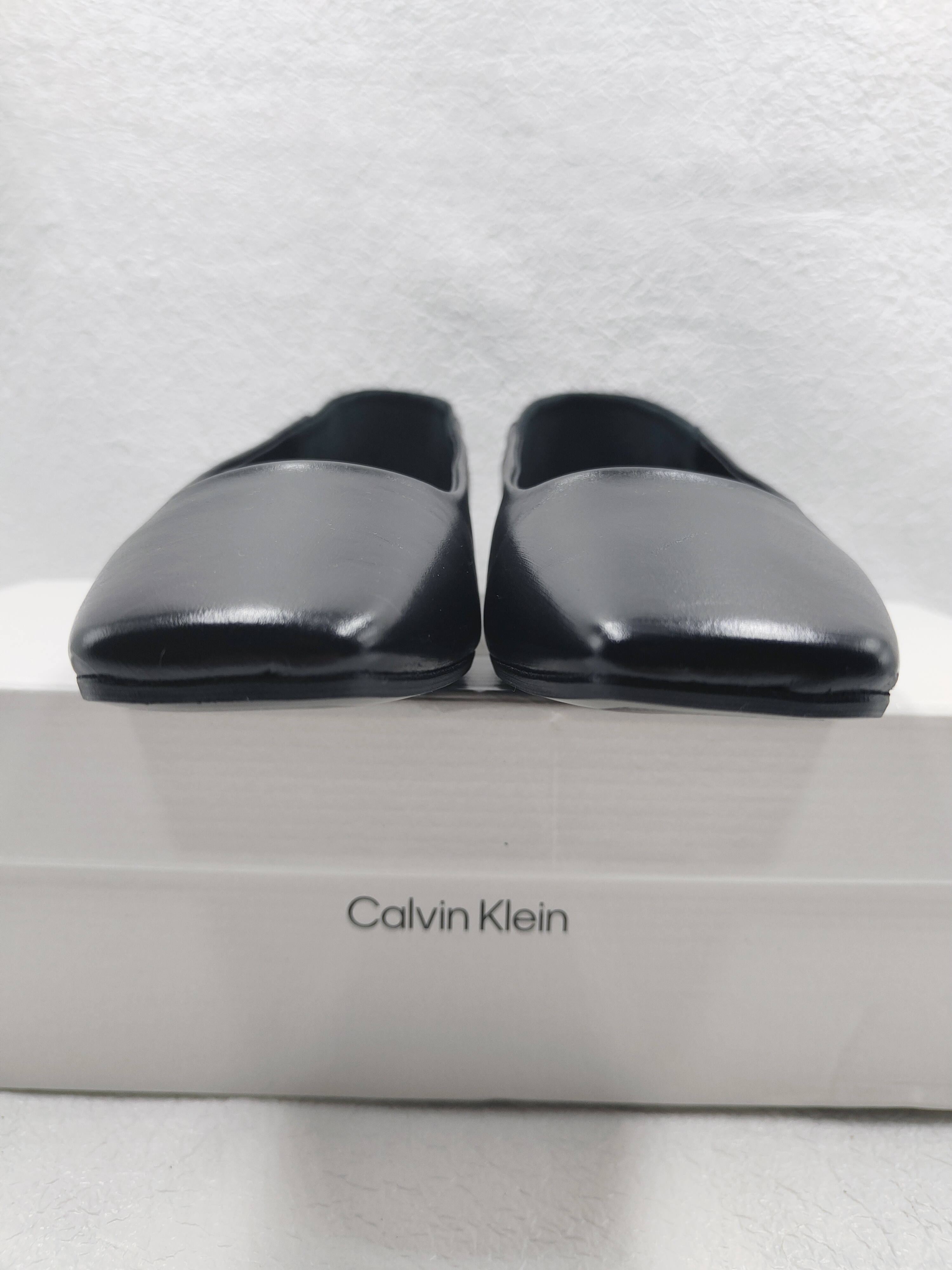 Calvin Klein skórzane baleriny r.37