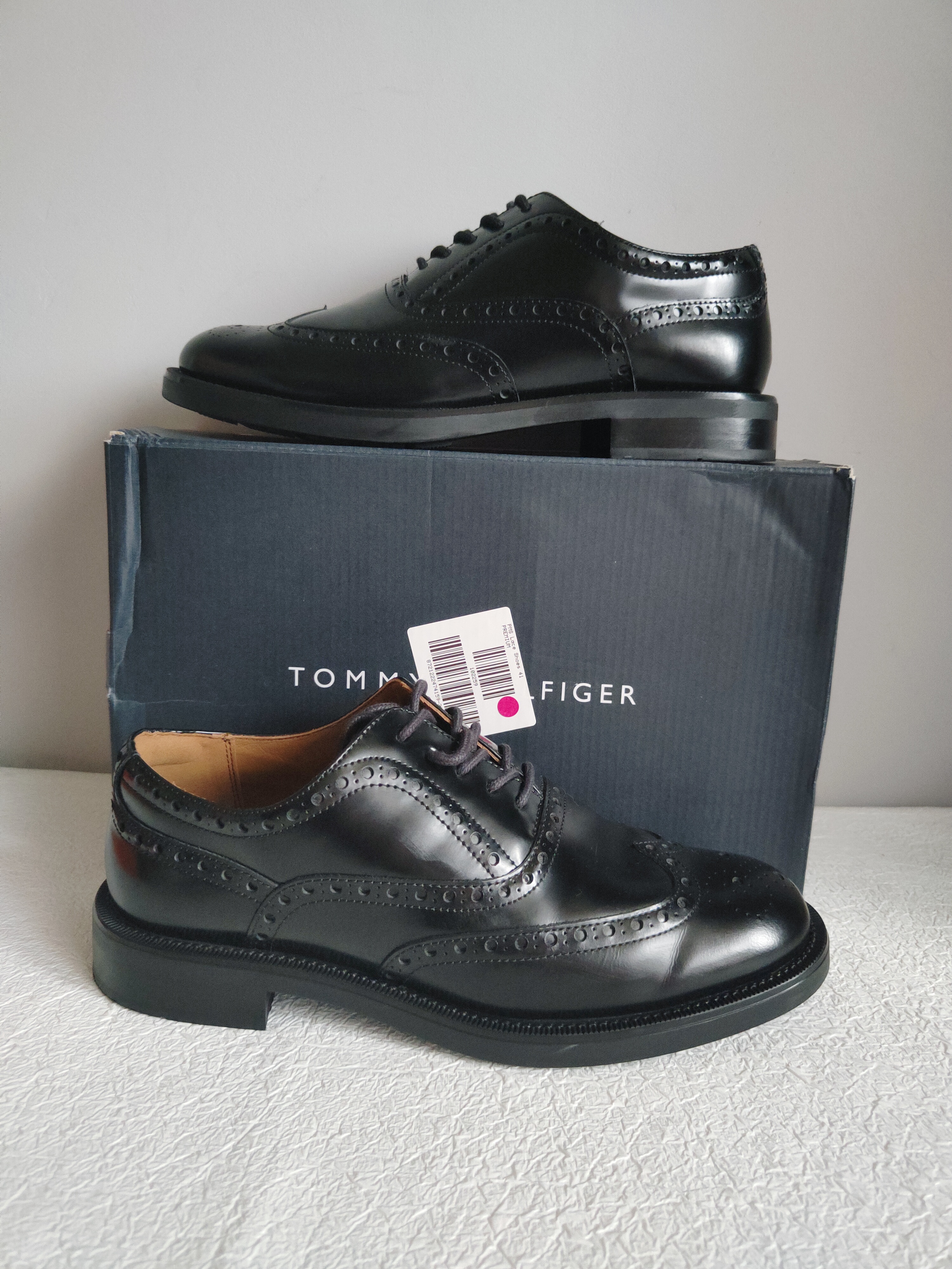 Tommy Hilfiger skórzane półbuty r. 41