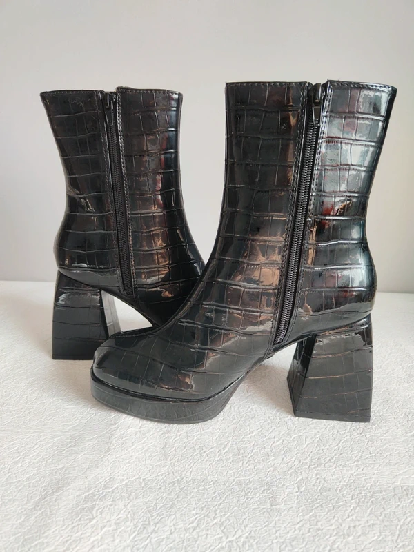 Even & Odd botki r. 37