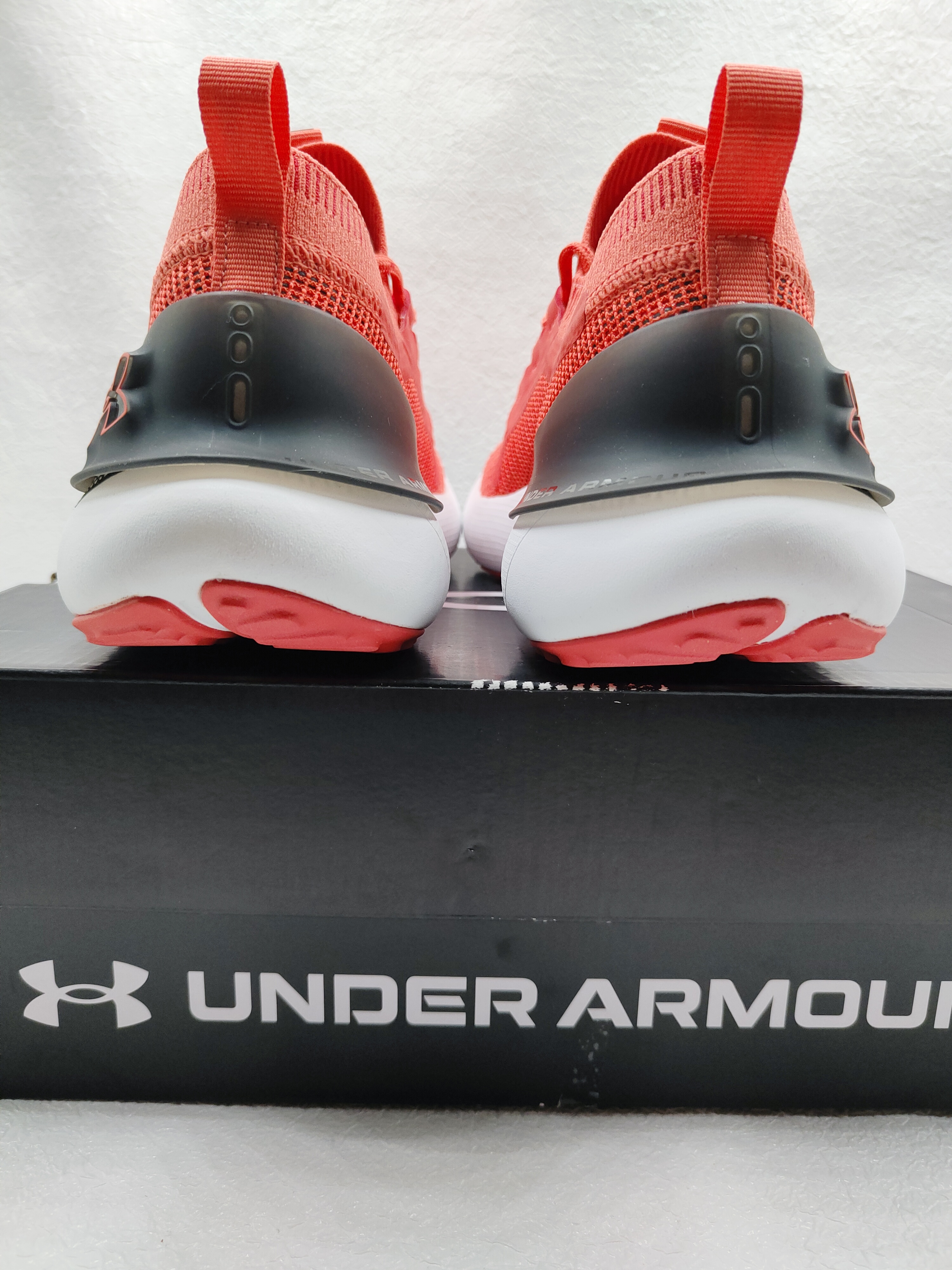 Under Armour Hovr Phantom 3 SE r. 42,5
