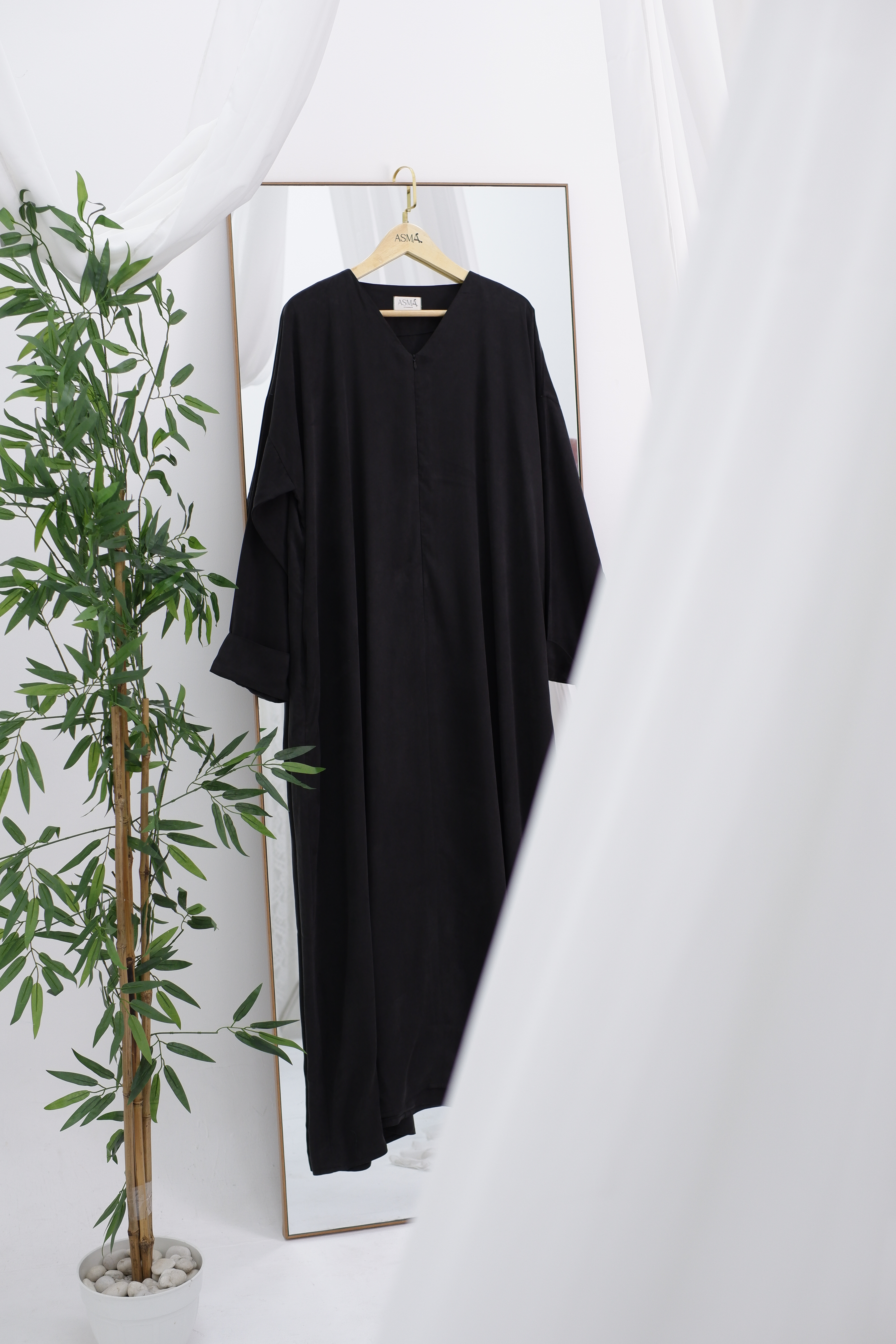 Sameera (سميرة) - Black