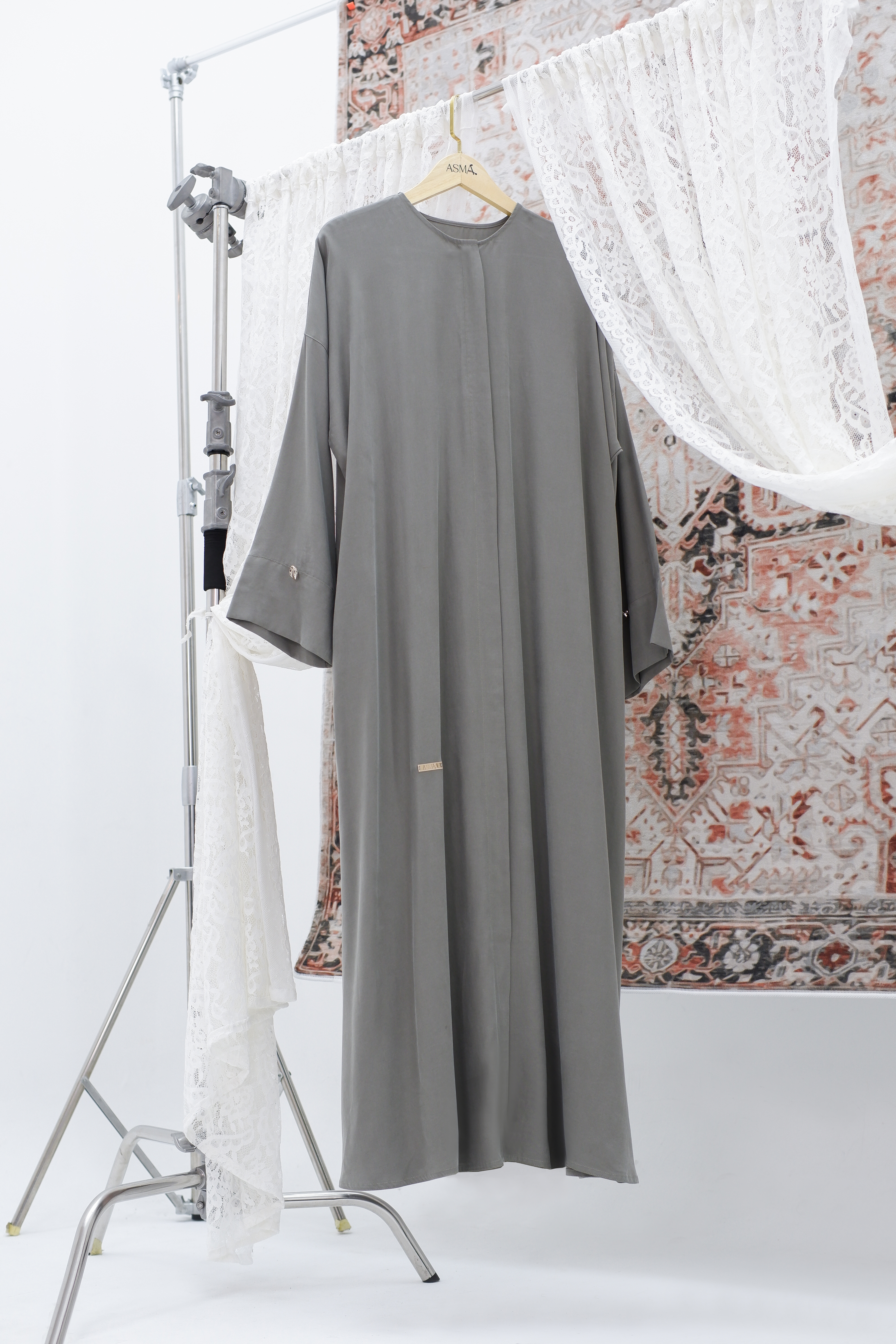 Rayḥān (رَيحَان) - Laurel Green