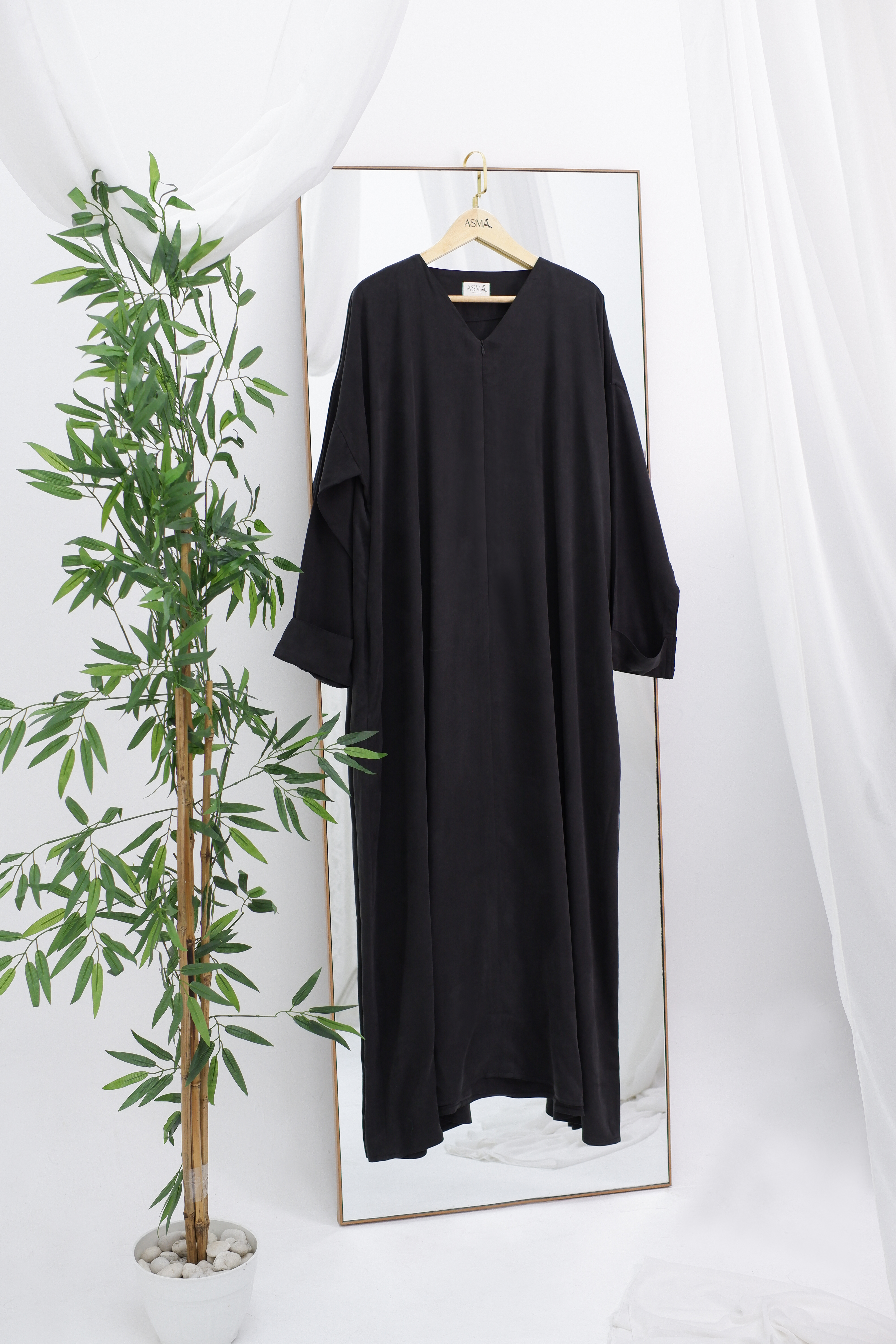 Sameera (سميرة) - Black