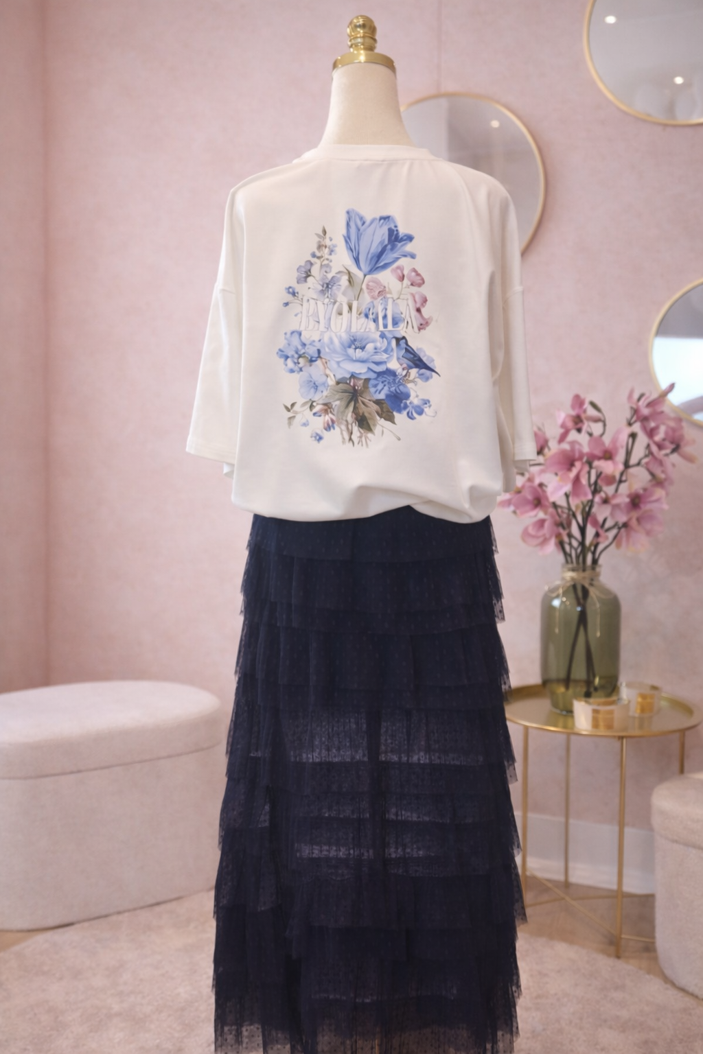 T-shirt By o la la- kwiat niebieski na plecach