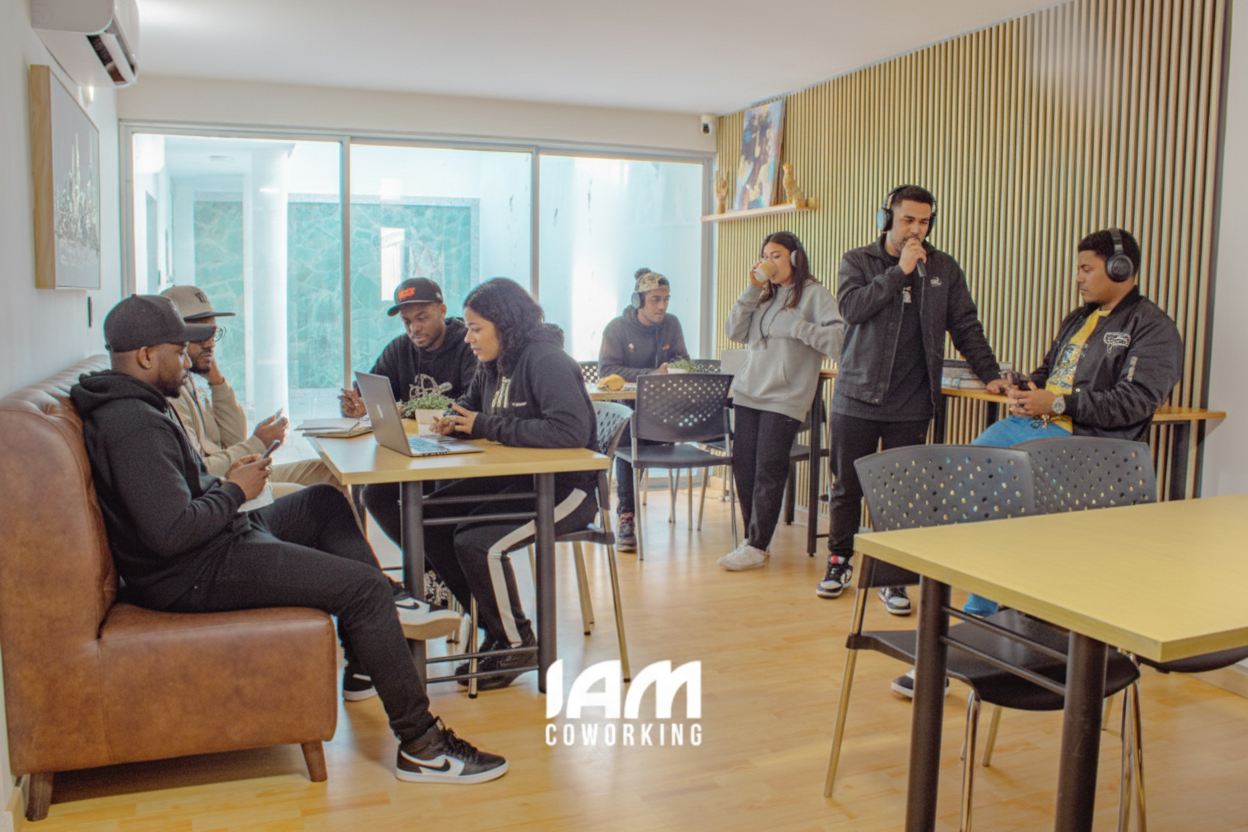 🏢 COWORKIN & SALA DE JUNTAS