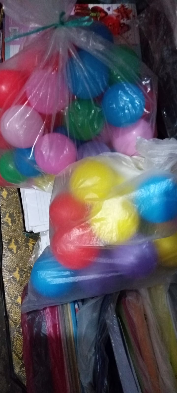 Bolas de plástico multicolor