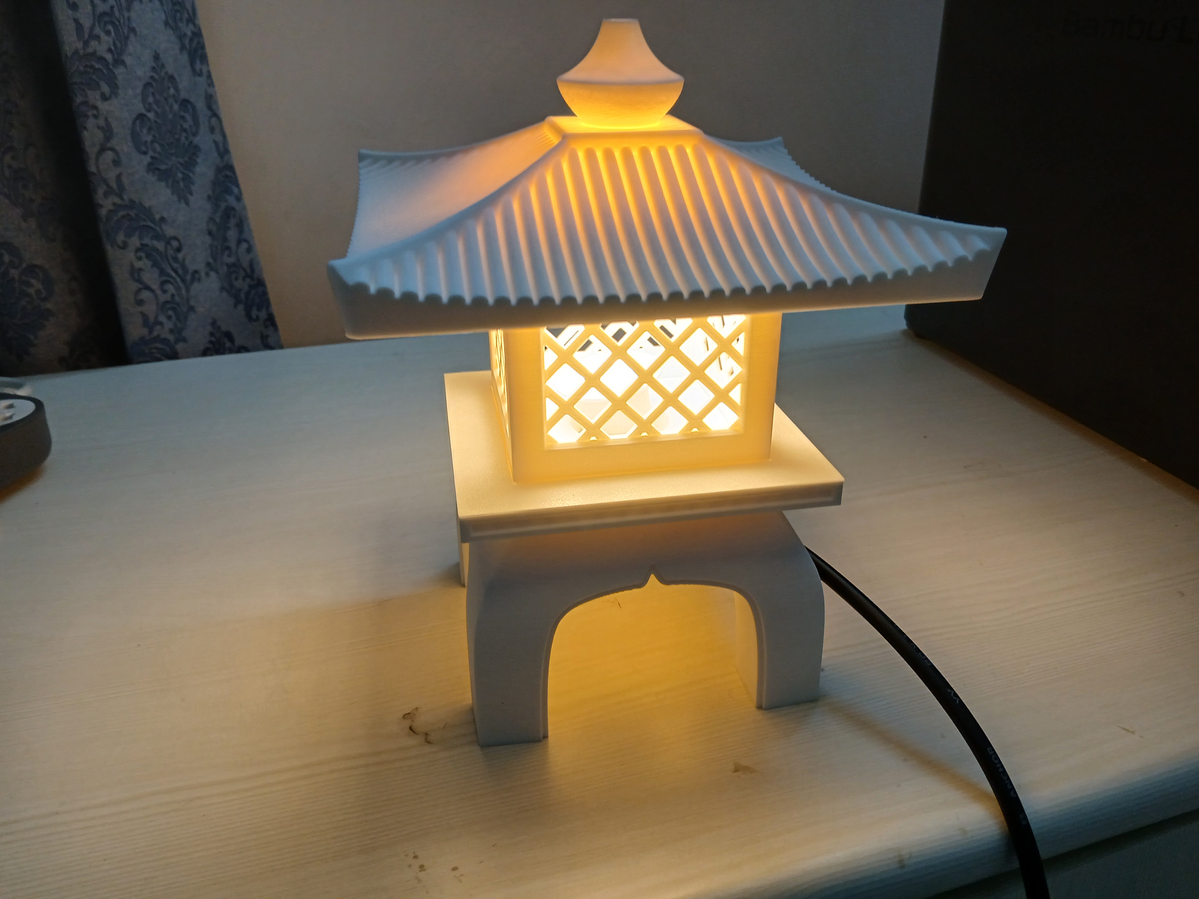 Japanese Pagoda Table Lamp