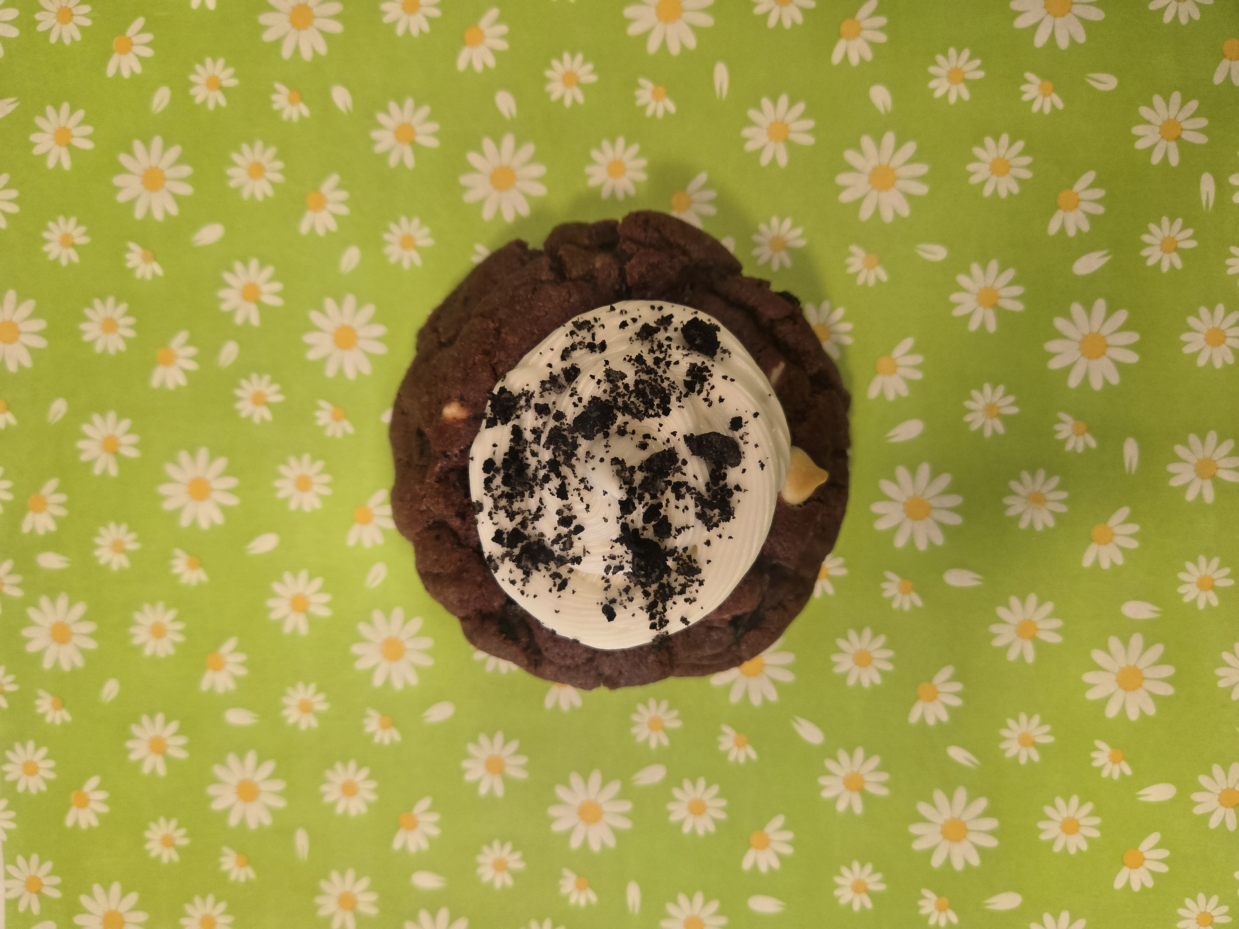 Stuffed Red Velvet Cookies & Cream 