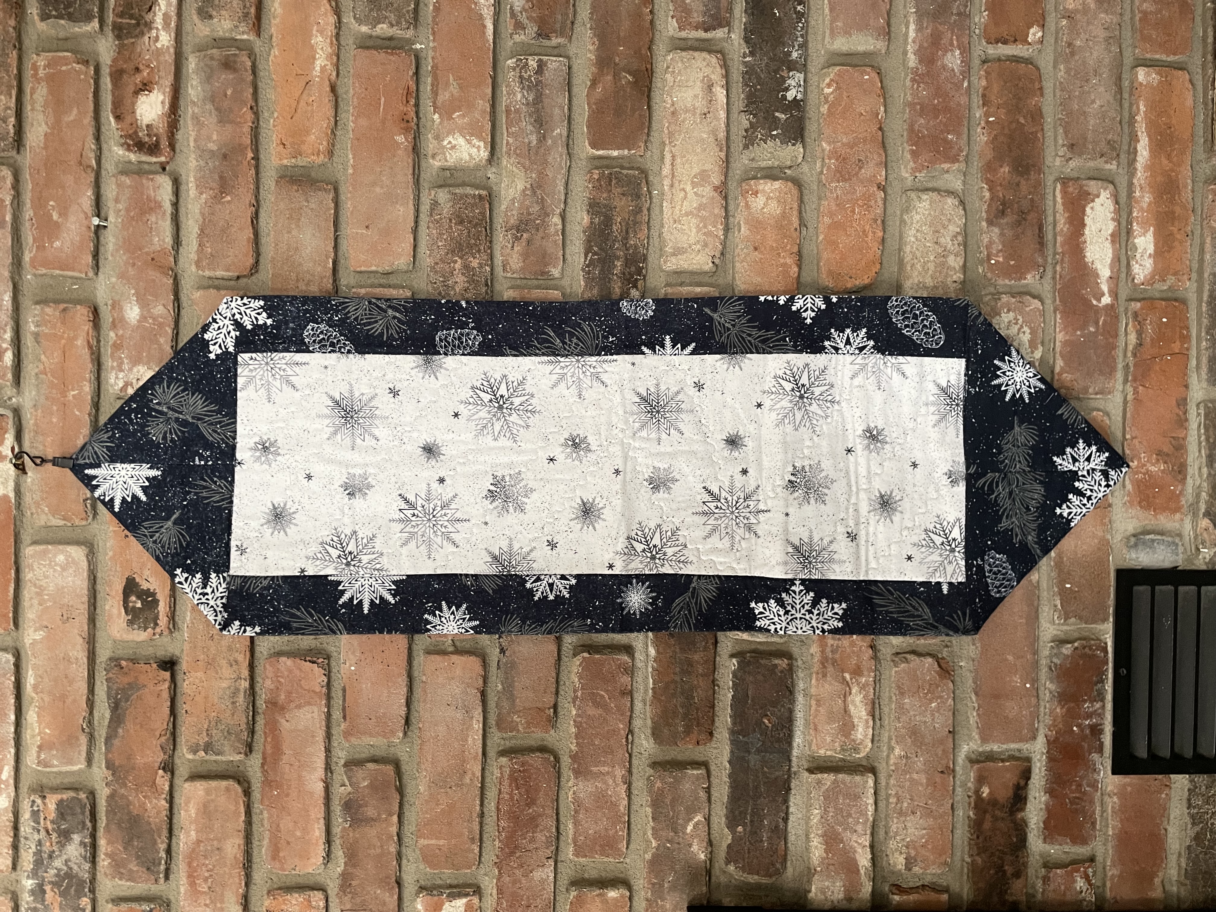 Table Runner - Snowflakes