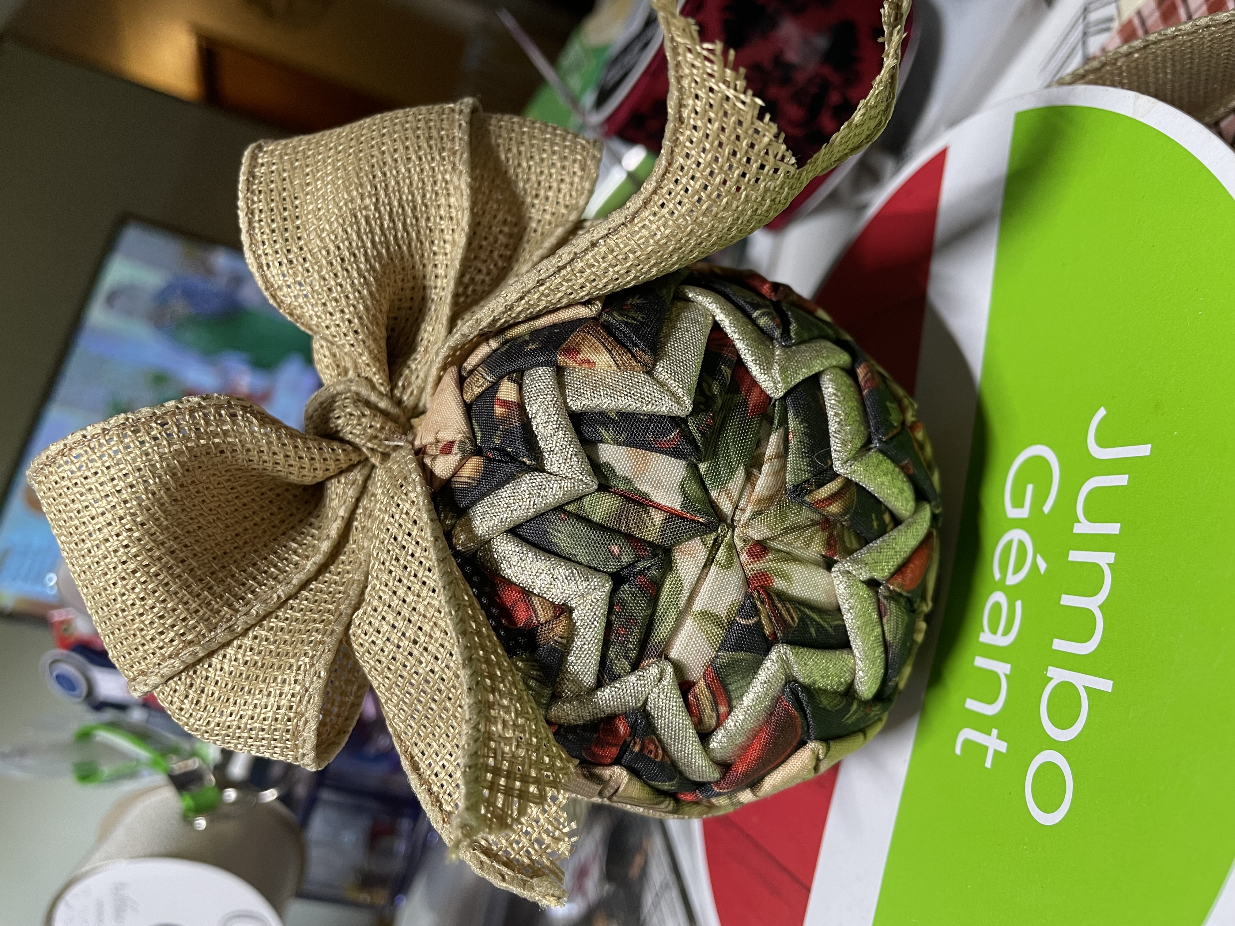 Quilted Ornament - Gold & Ivy